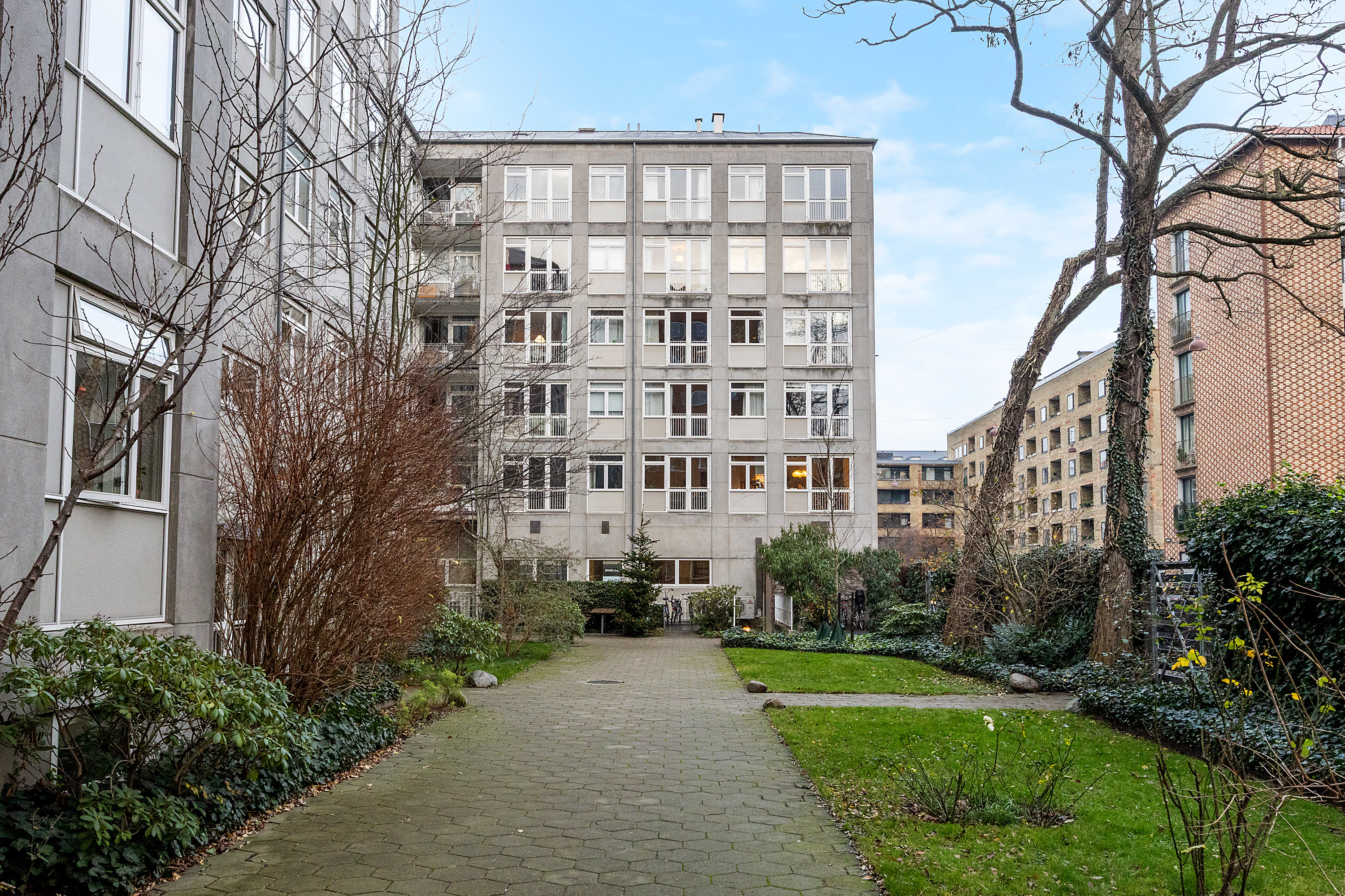 Fremhævet gårdmiljø billede i fuldskærmstilstand. Billede af Adelgade 47, 2. th., 1304 København K