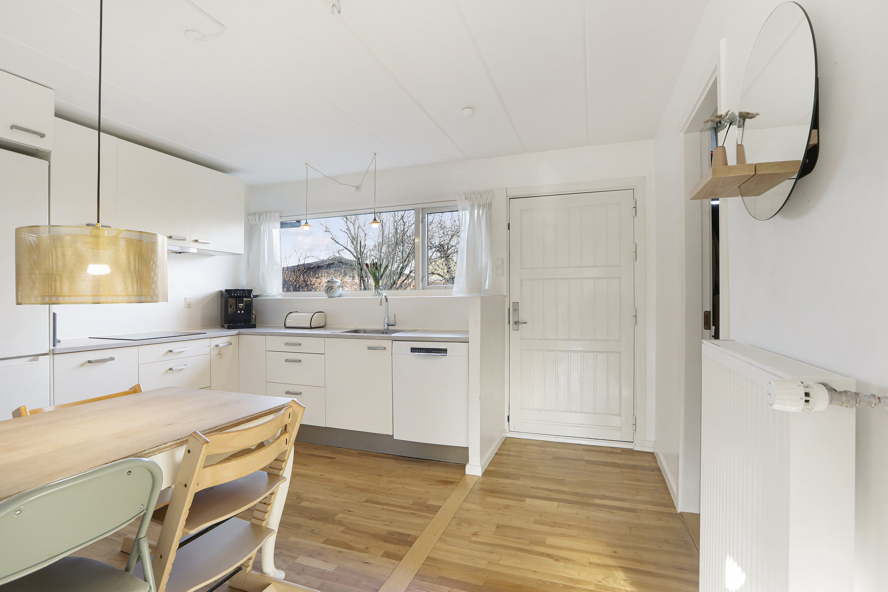 Fremhævet køkken billede i fuldskærmstilstand. Billede af Bøgesvinget 75, 2740 Skovlunde