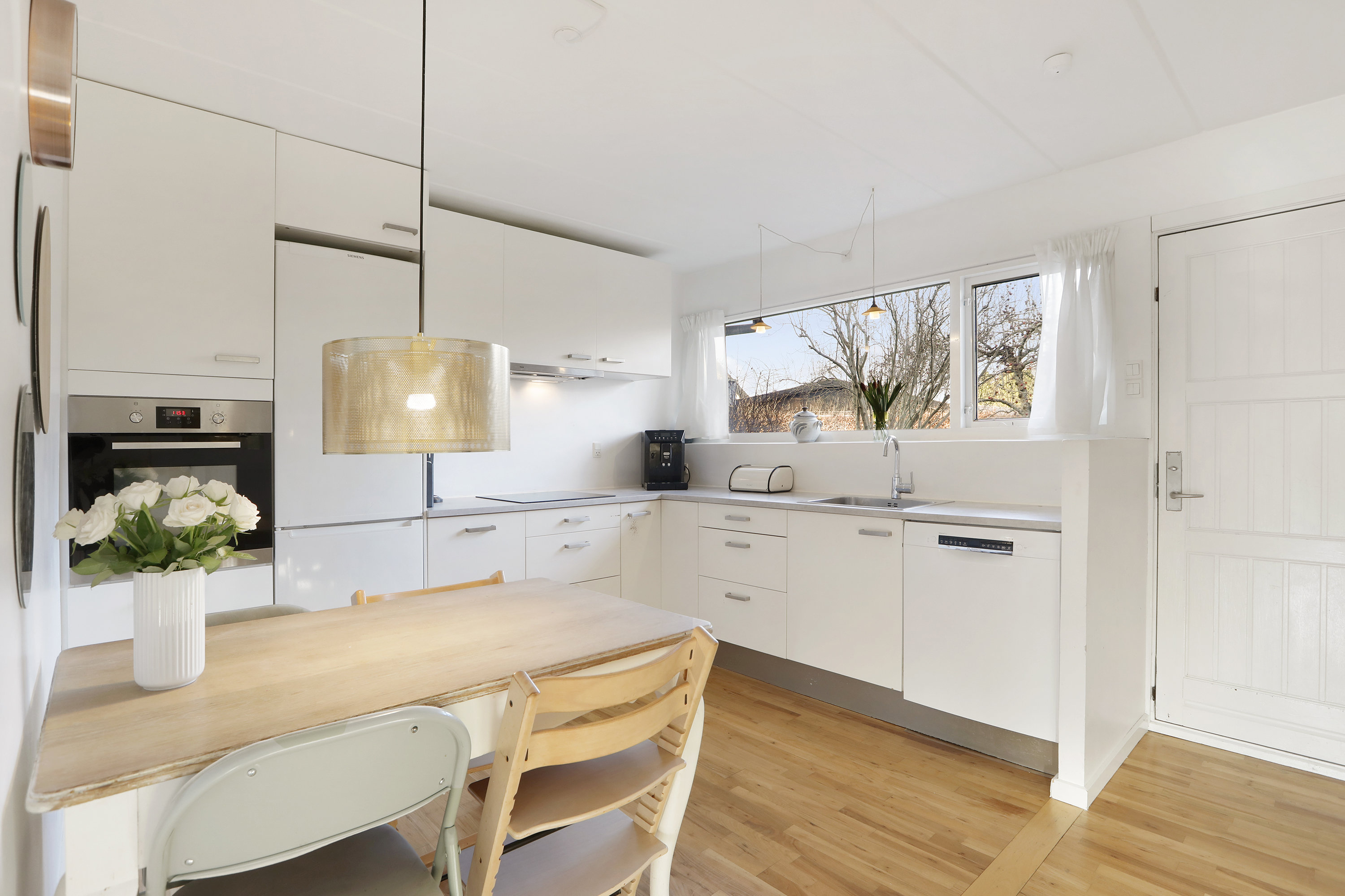 Fremhævet køkken billede i fuldskærmstilstand. Billede af Bøgesvinget 75, 2740 Skovlunde