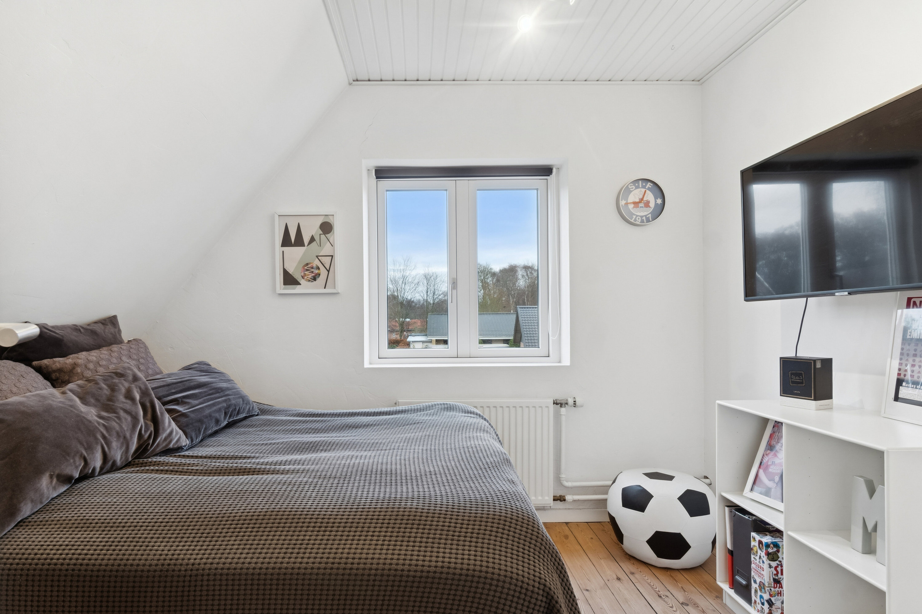 Fremhævet soveværelse billede i fuldskærmstilstand. Billede af Mølledamsgade 11, 8600 Silkeborg