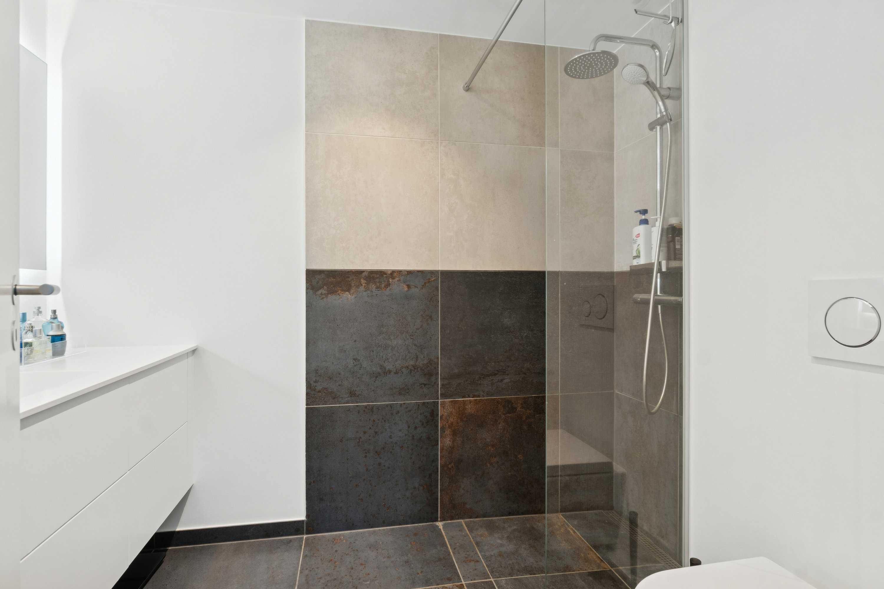 Fremhævet badeværelse billede i fuldskærmstilstand. Billede af Thors Have 6, 8600 Silkeborg