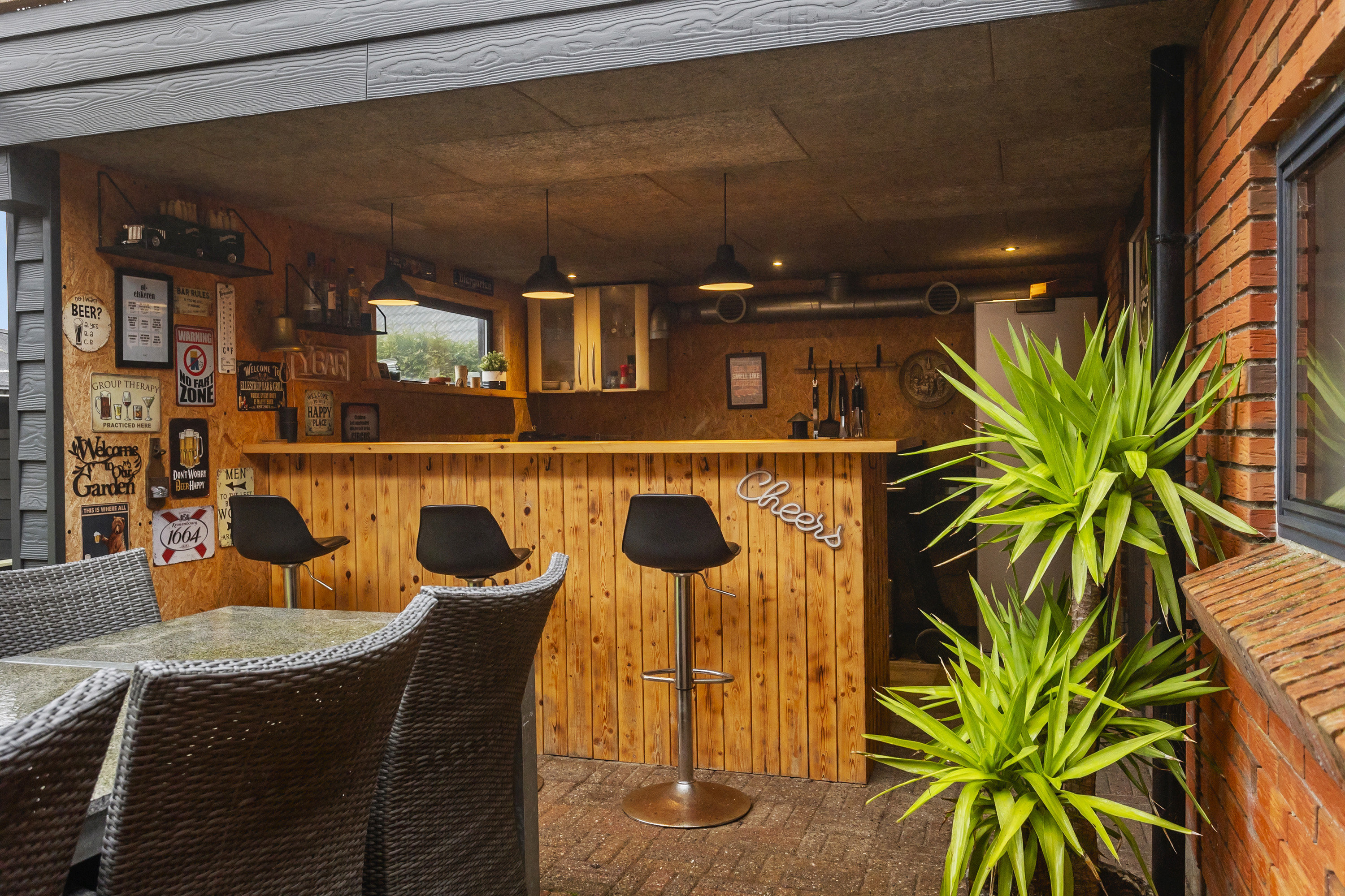 Fremhævet bar billede i fuldskærmstilstand. Billede af Ellestrup 22, 6600 Vejen