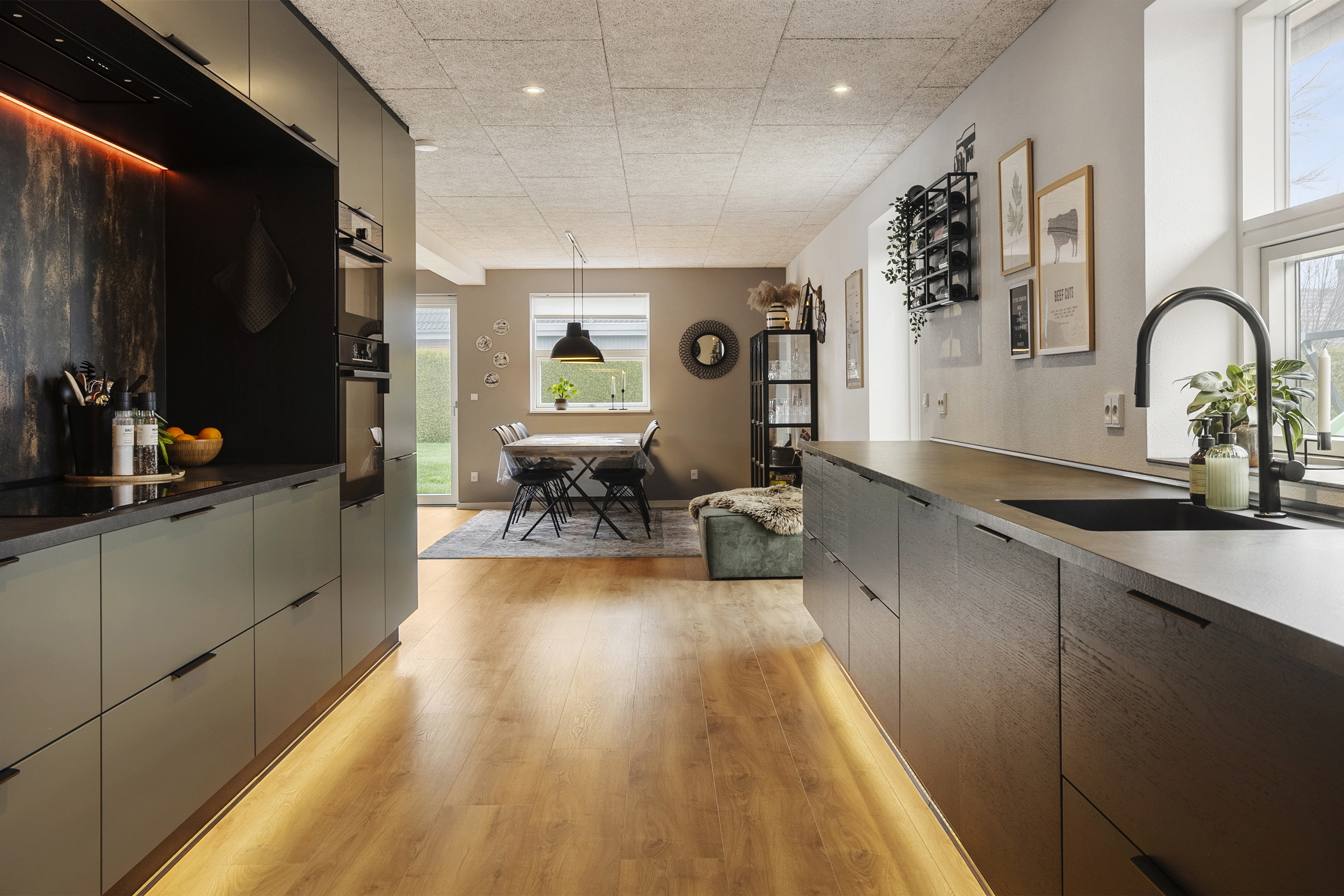 Miniaturebillede 1: køkken. Billede af Ellestrup 22, 6600 Vejen