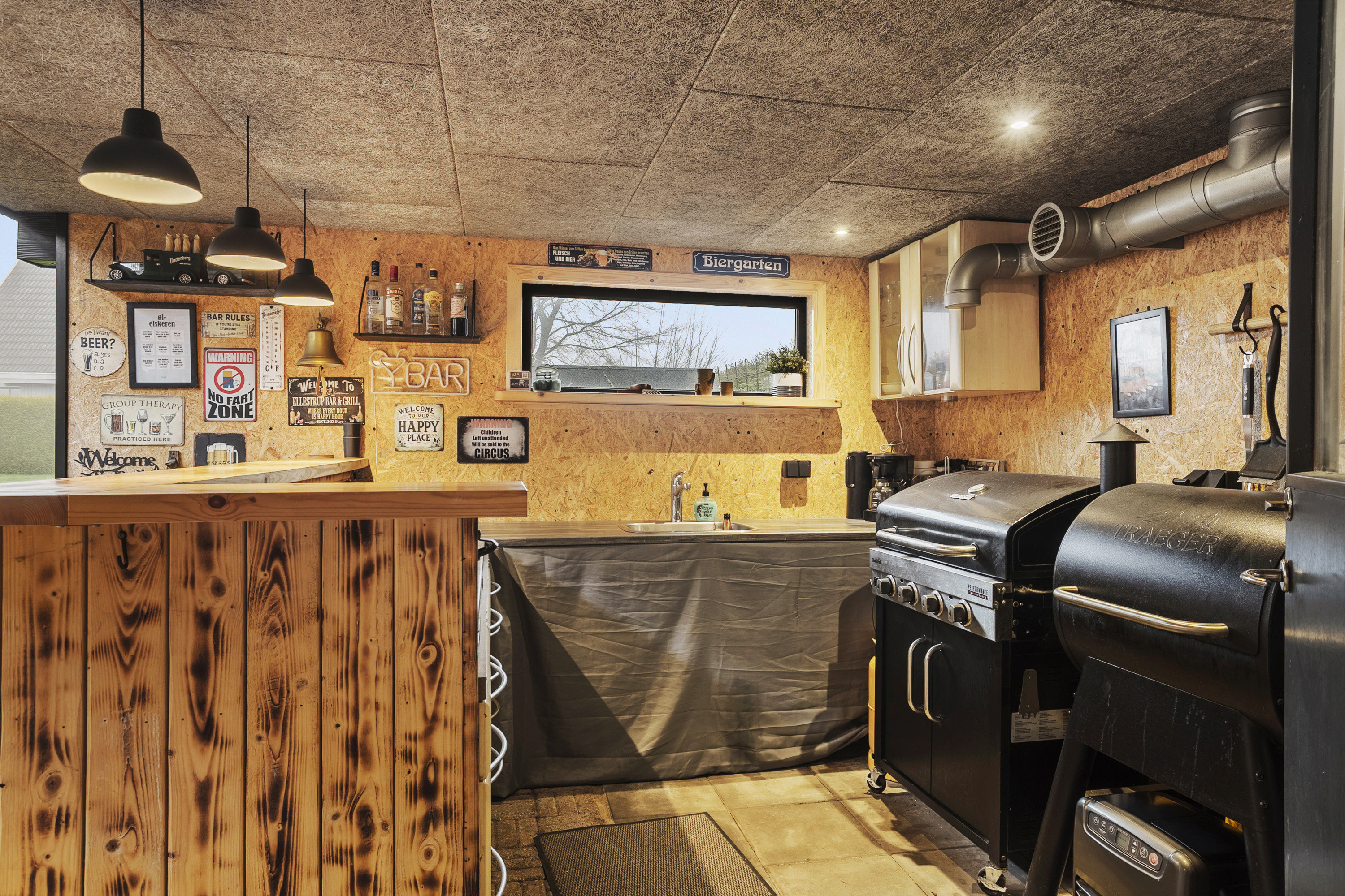 Fremhævet bar billede i fuldskærmstilstand. Billede af Ellestrup 22, 6600 Vejen