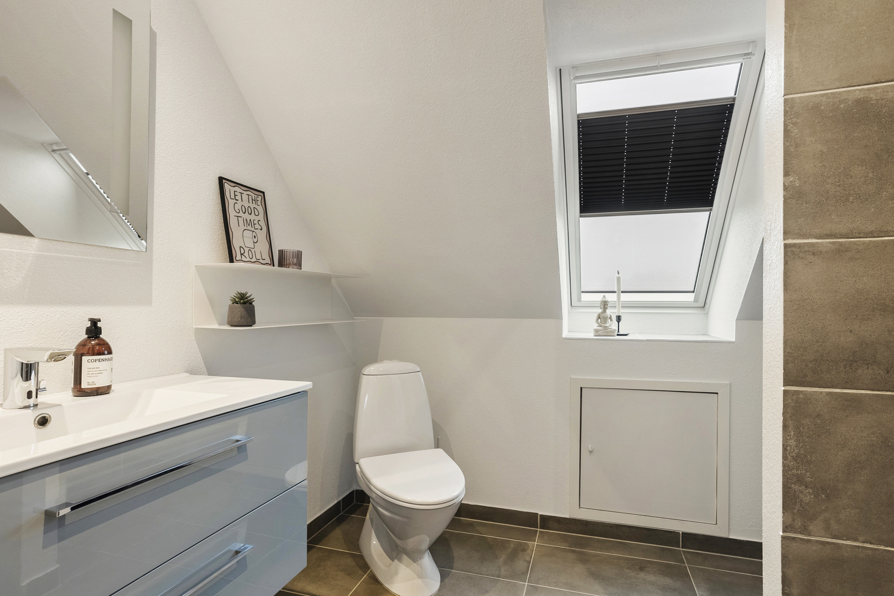 Fremhævet badeværelse billede i fuldskærmstilstand. Billede af Ellestrup 22, 6600 Vejen