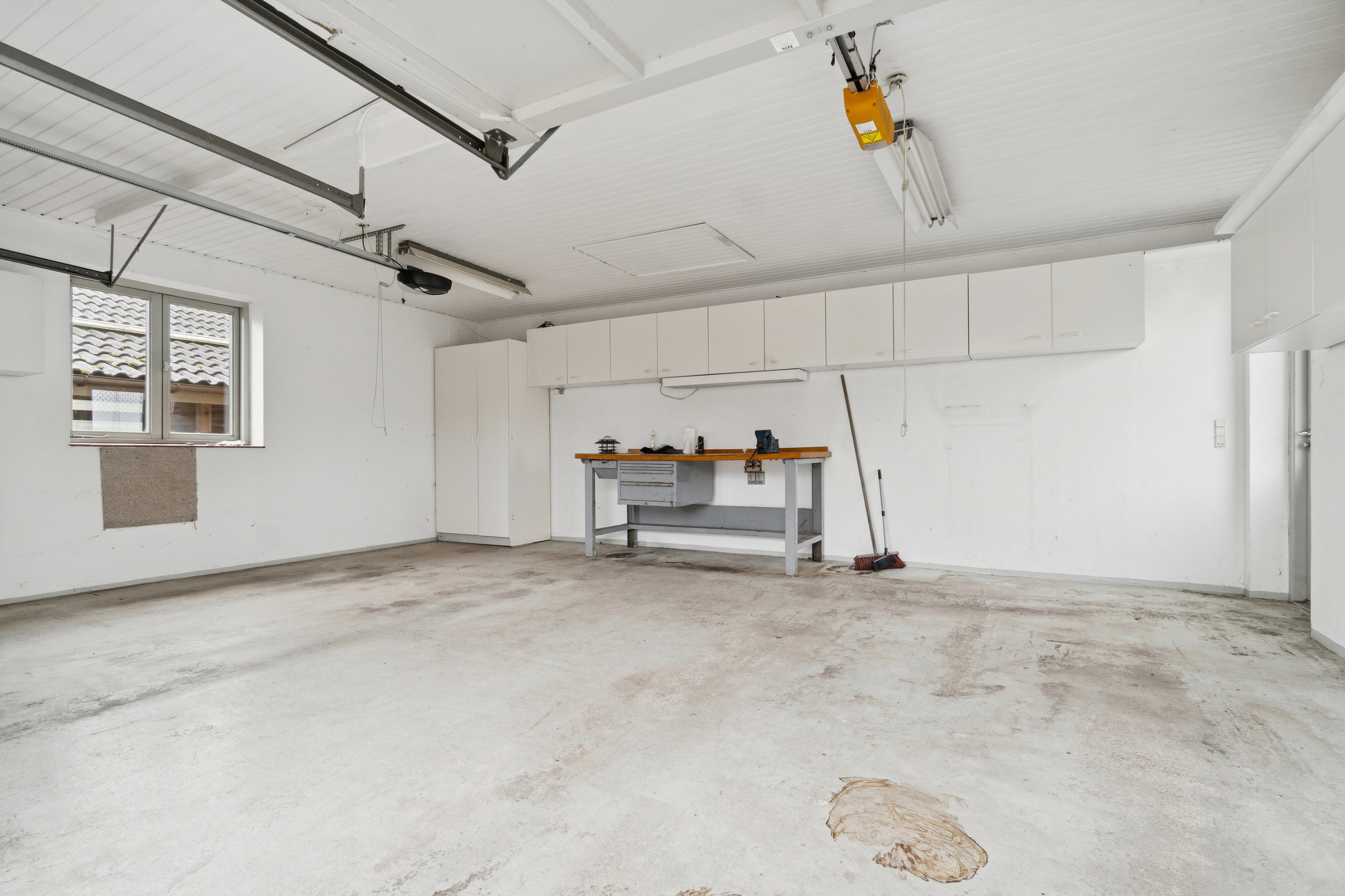 Fremhævet garage billede i fuldskærmstilstand. Billede af Hagenæs 31, 4040 Jyllinge