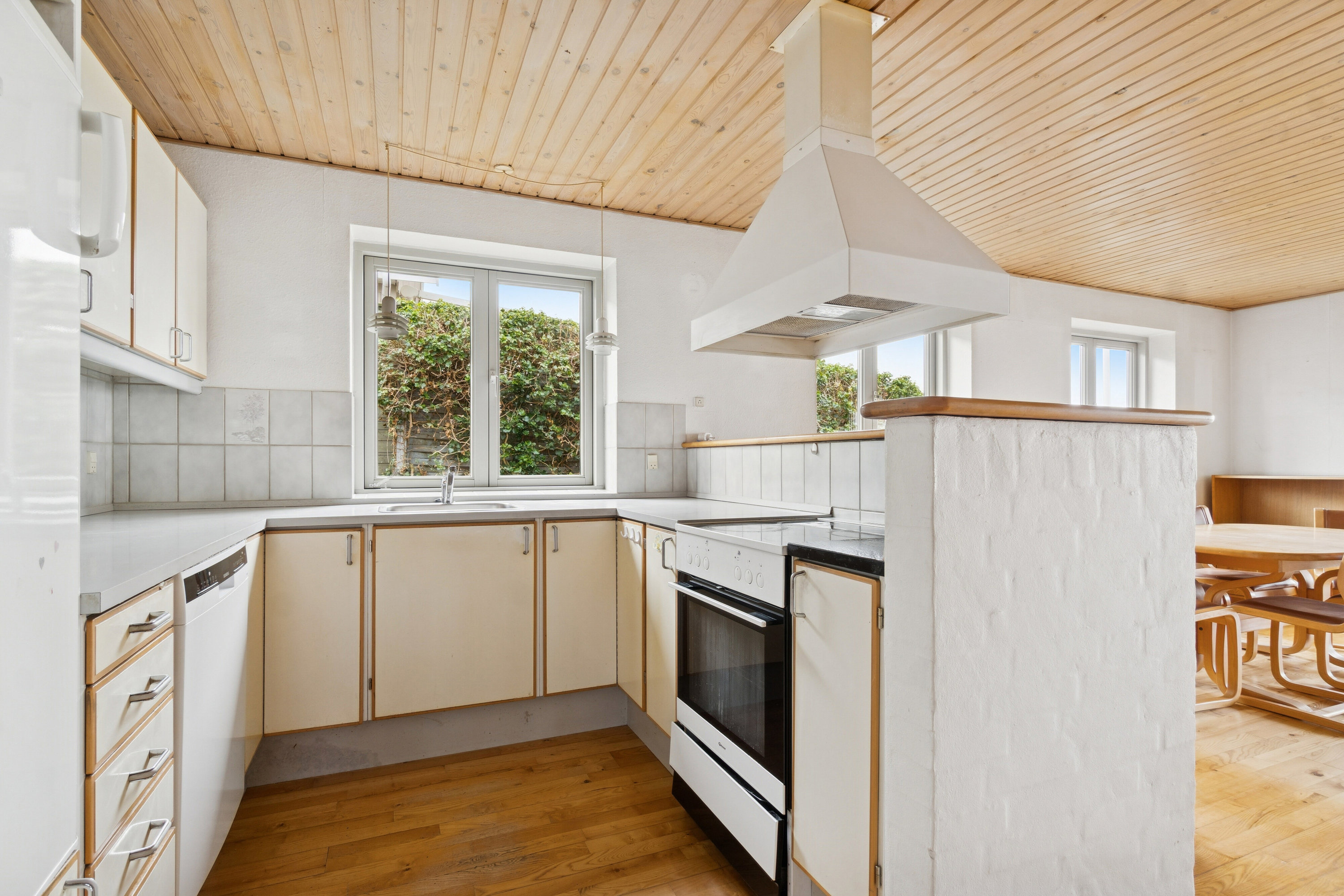 Fremhævet køkken billede i fuldskærmstilstand. Billede af Hagenæs 31, 4040 Jyllinge