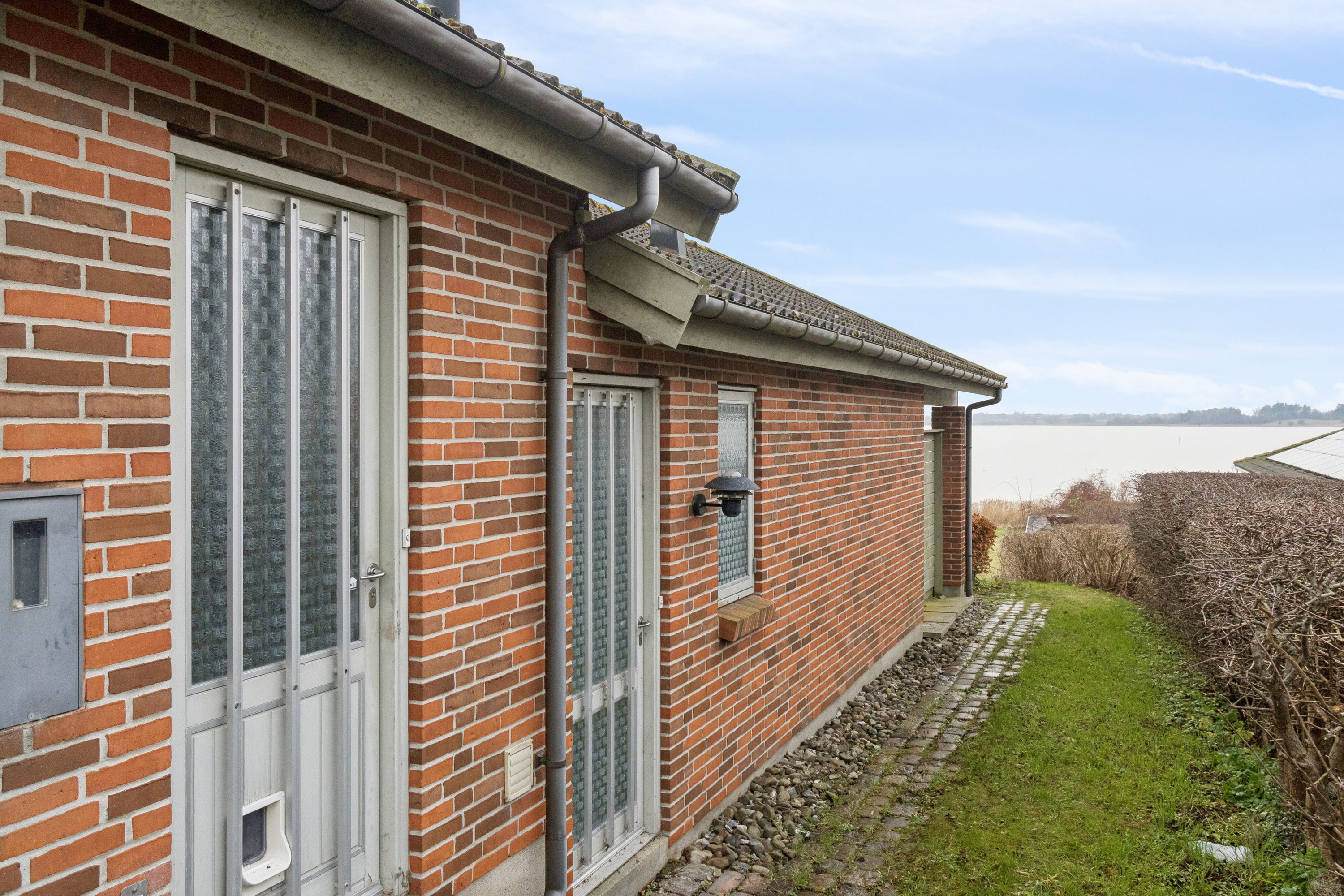 Fremhævet set fra haven billede i fuldskærmstilstand. Billede af Hagenæs 31, 4040 Jyllinge