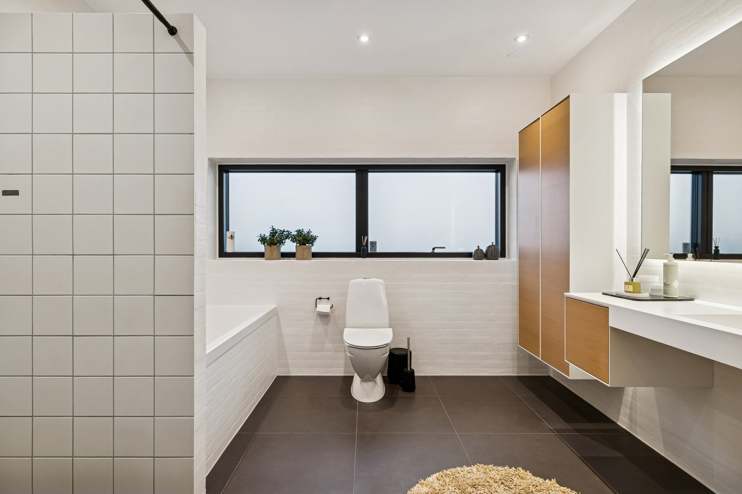 Fremhævet badeværelse billede i fuldskærmstilstand. Billede af Agerhønebakken 30, 8660 Skanderborg