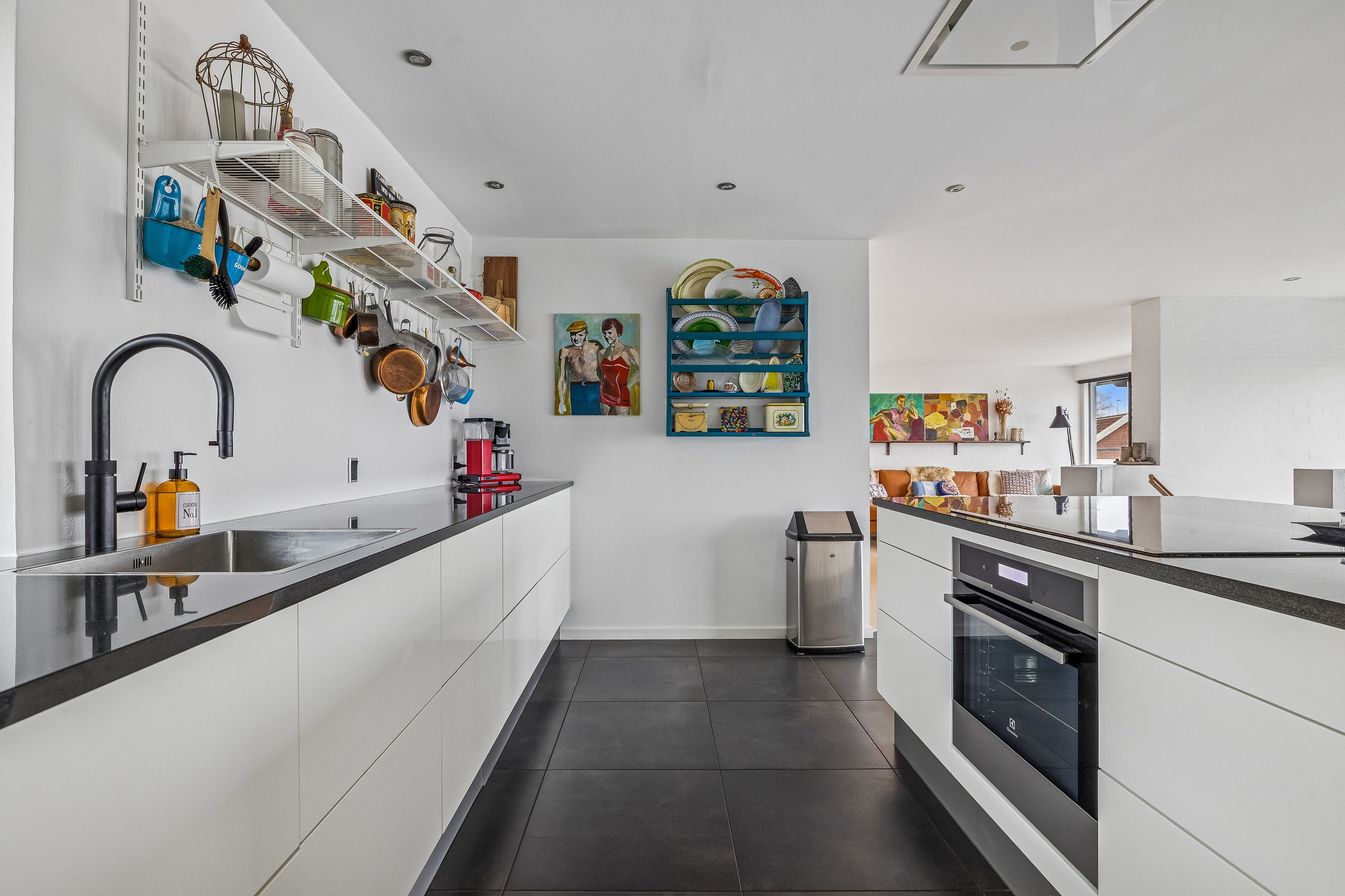 Fremhævet køkken billede i fuldskærmstilstand. Billede af Svanevænget 4, 8660 Skanderborg