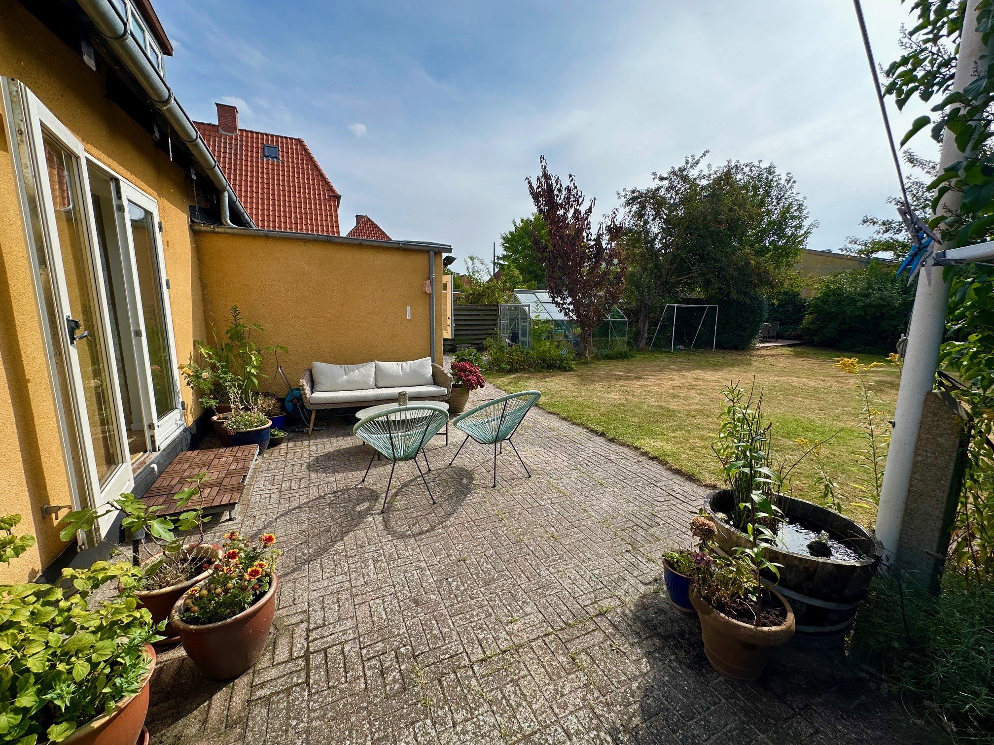 Fremhævet set fra haven billede i fuldskærmstilstand. Billede af Ceylonvej 32, 2300 København S