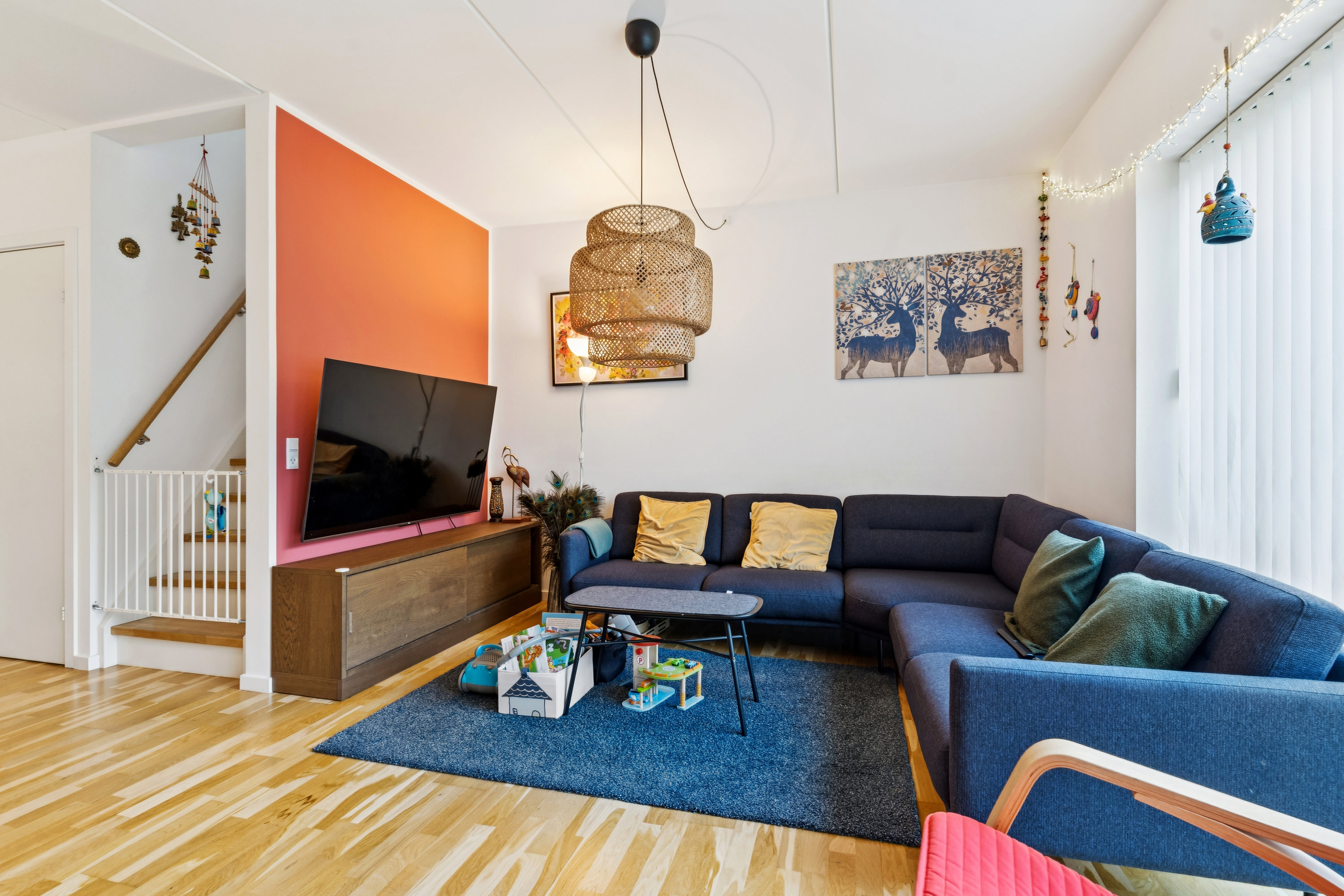 Fremhævet stue billede i fuldskærmstilstand. Billede af Klausdalshave 28, 2730 Herlev