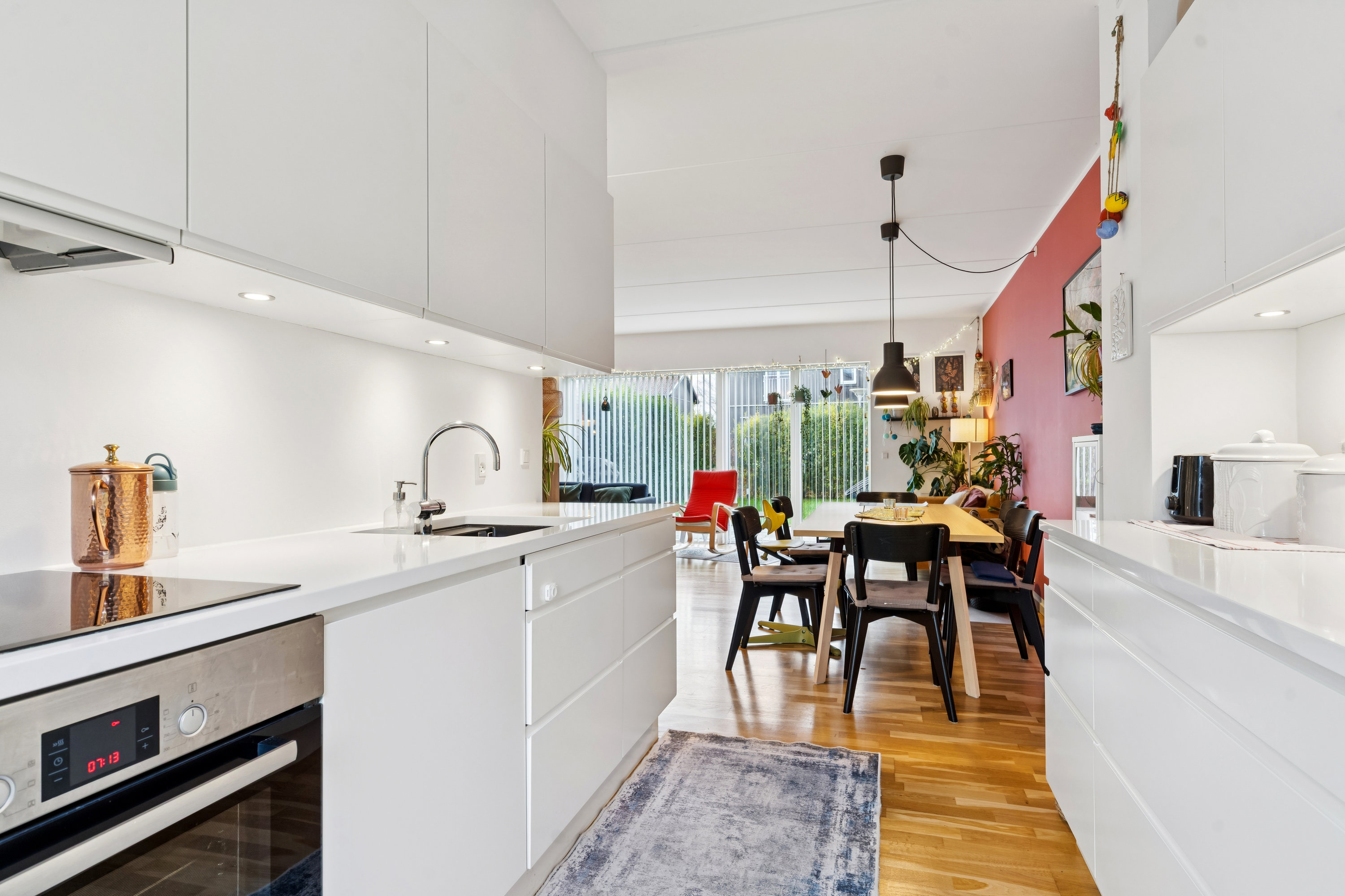 Fremhævet køkken billede i fuldskærmstilstand. Billede af Klausdalshave 28, 2730 Herlev