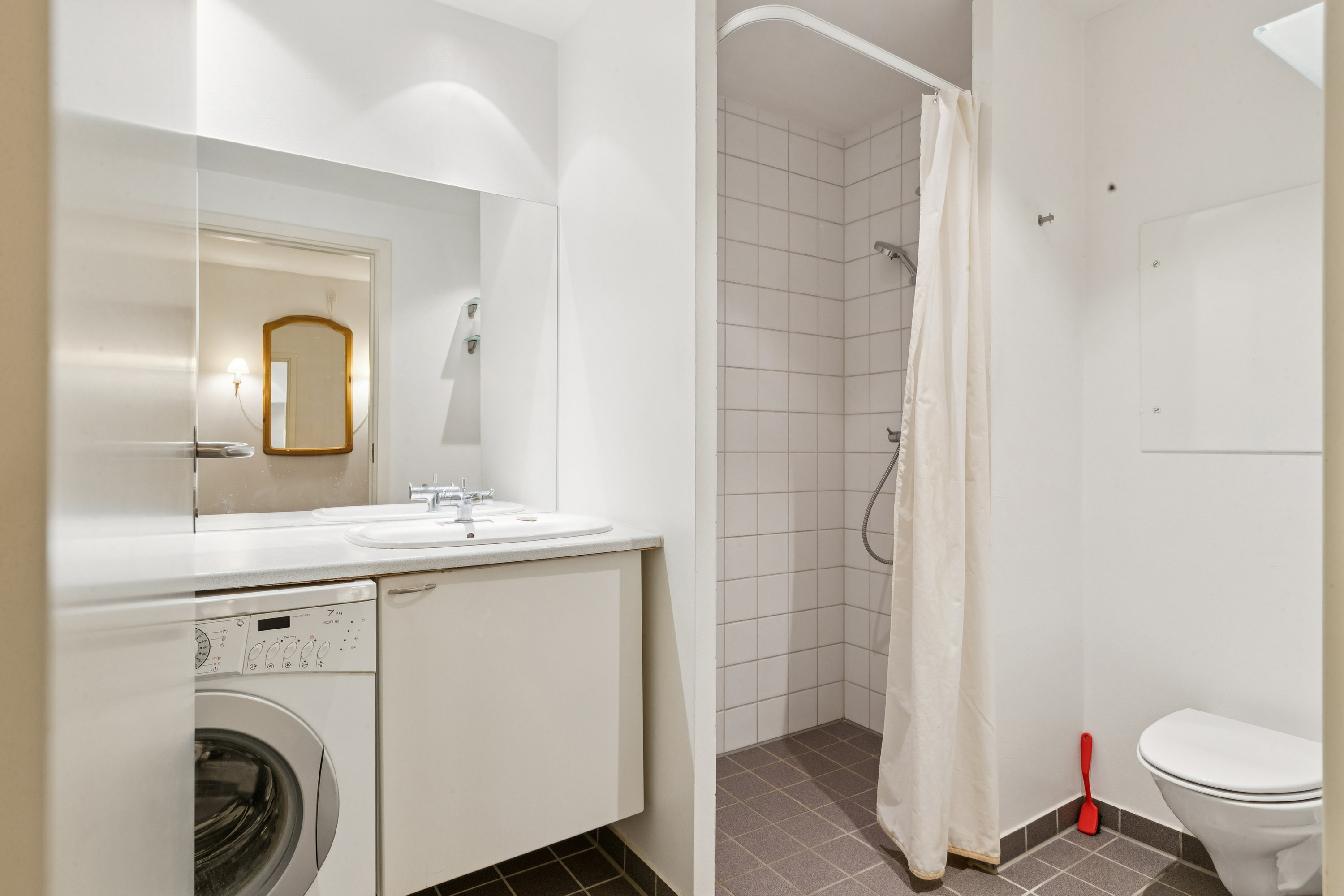 Fremhævet badeværelse billede i fuldskærmstilstand. Billede af Gefionsvej 118, st.. 2., 3000 Helsingør