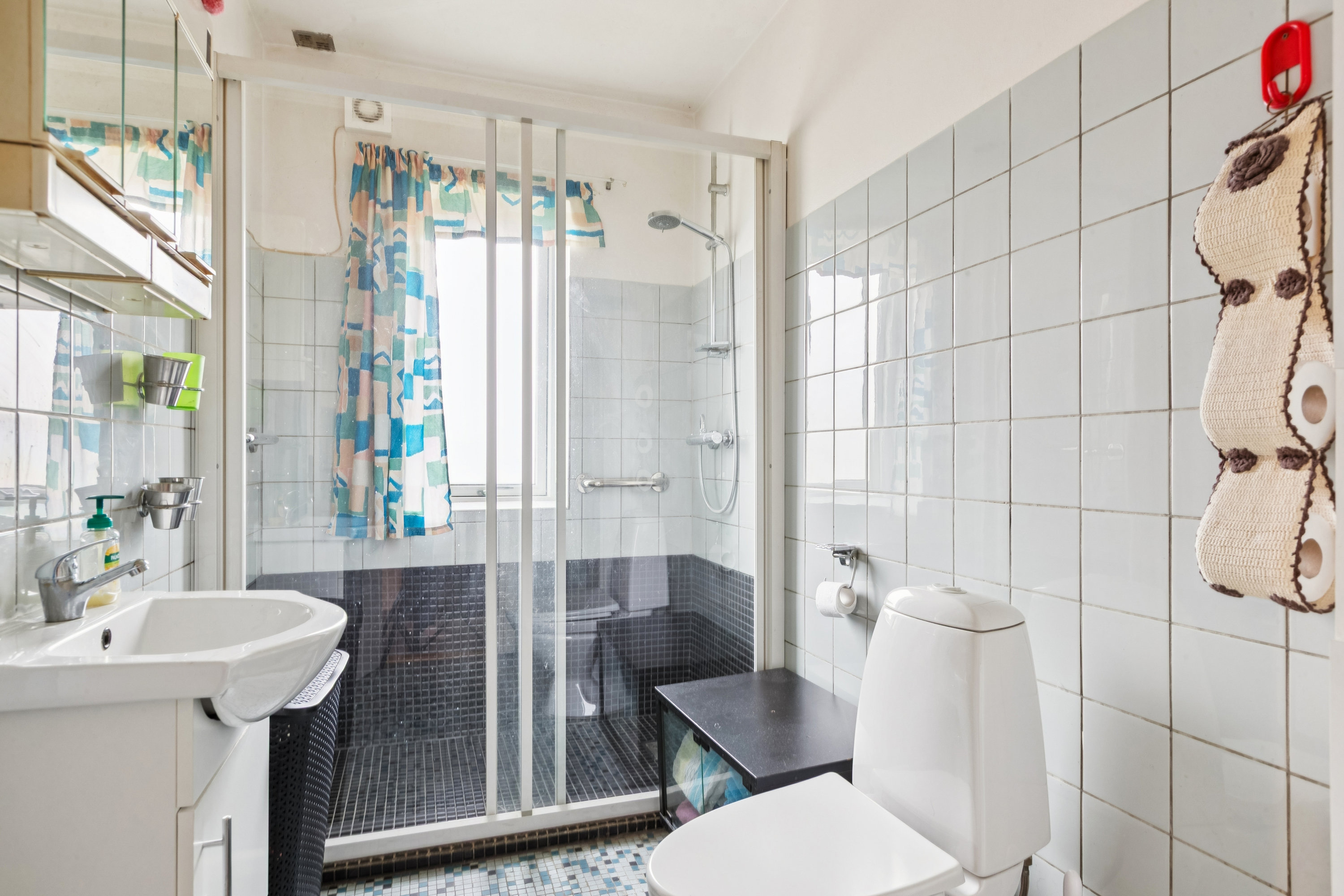 Fremhævet badeværelse billede i fuldskærmstilstand. Billede af Granvej 25, 3060 Espergærde