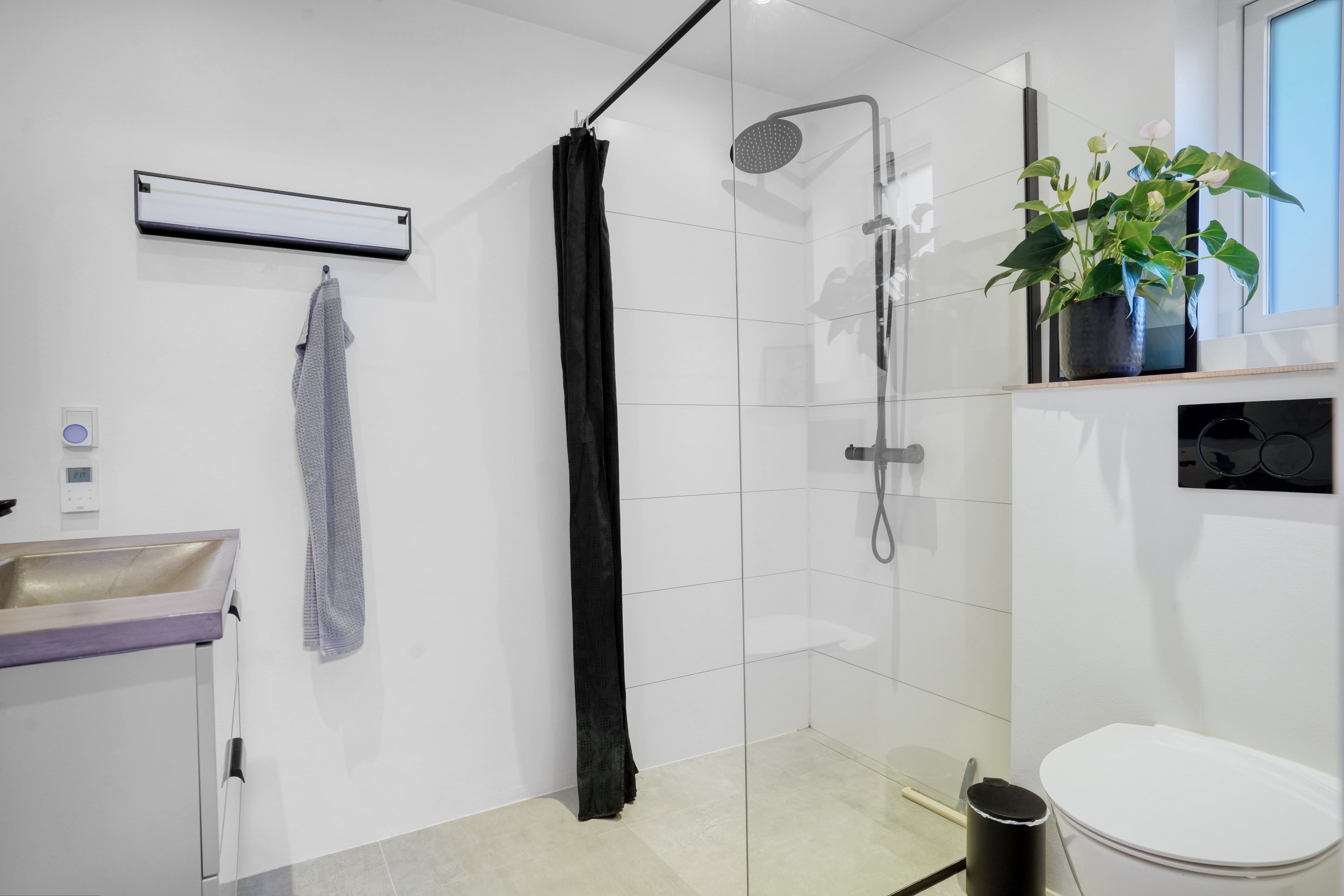 Fremhævet badeværelse billede i fuldskærmstilstand. Billede af Falkevang 18, 3450 Allerød