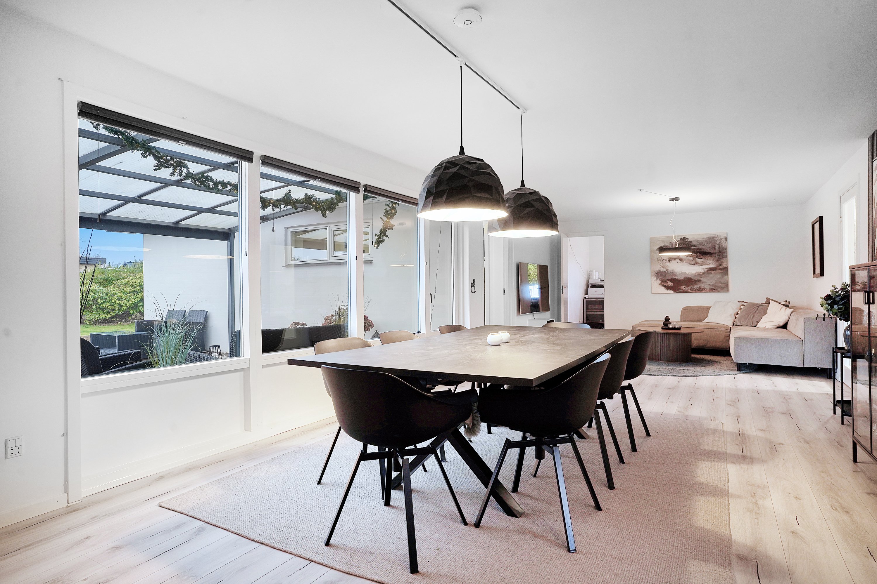 Fremhævet spisestue billede i fuldskærmstilstand. Billede af Falkevang 18, 3450 Allerød