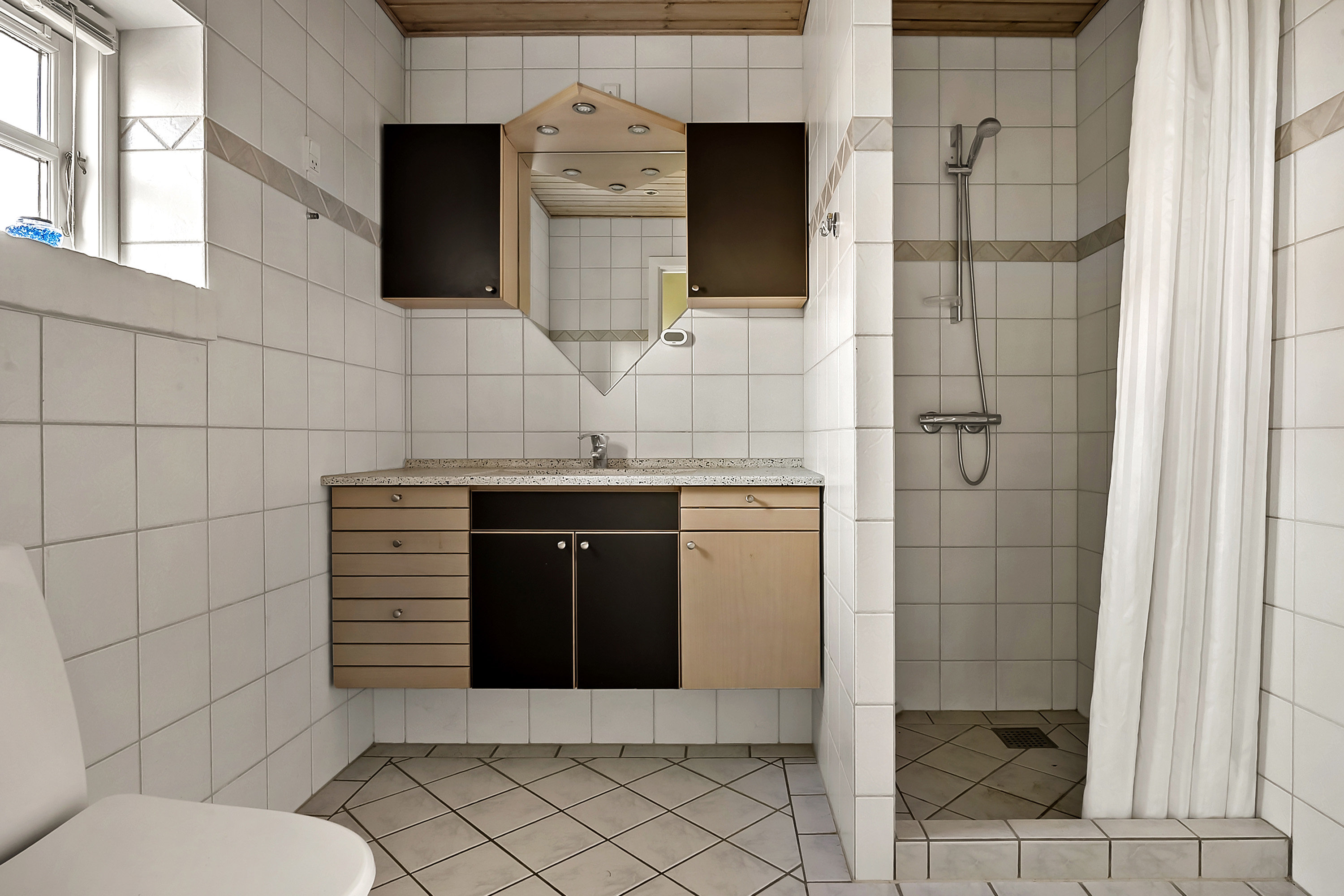 Fremhævet badeværelse billede i fuldskærmstilstand. Billede af Højen 5, Korsør Syd, 4220 Korsør