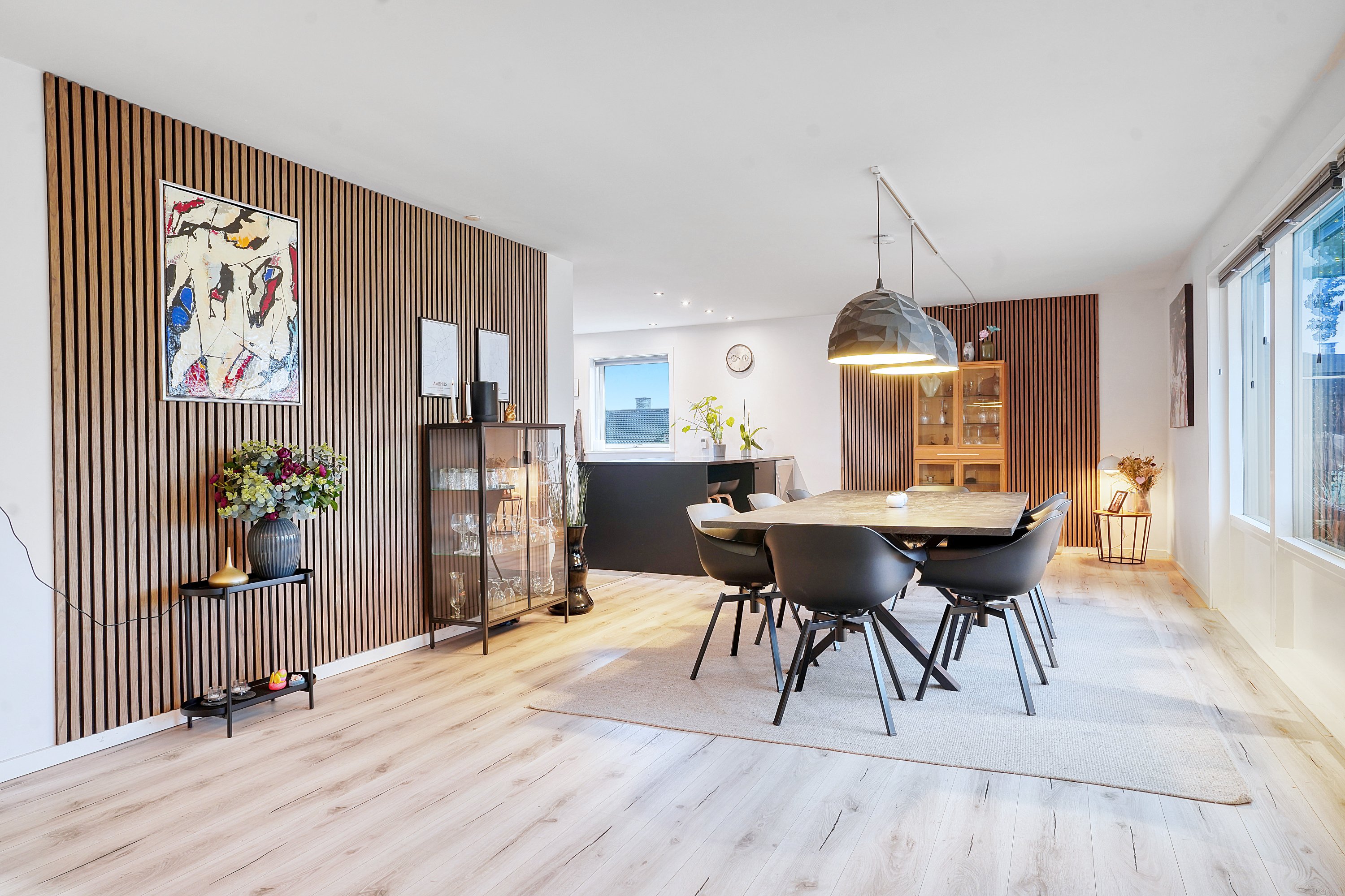 Fremhævet spisestue billede i fuldskærmstilstand. Billede af Falkevang 18, 3450 Allerød