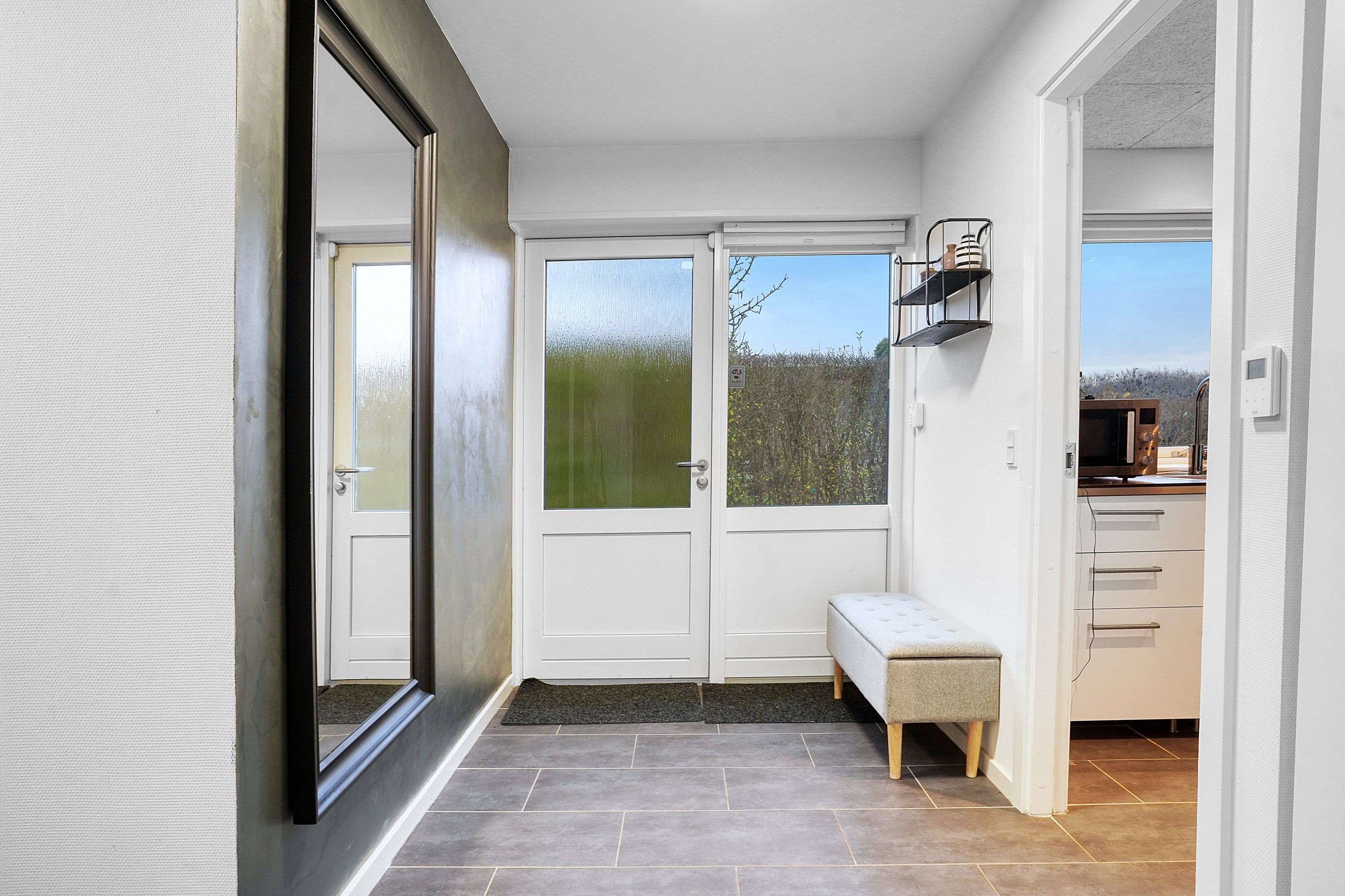 Fremhævet entré billede i fuldskærmstilstand. Billede af Falkevang 18, 3450 Allerød