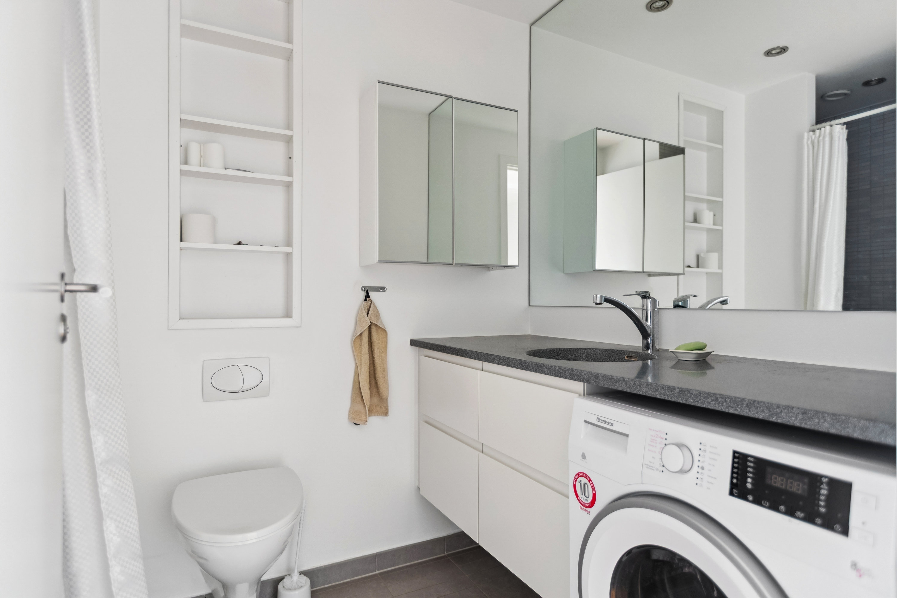 Fremhævet badeværelse billede i fuldskærmstilstand. Billede af Murergade 9E, 1. tv., 3000 Helsingør