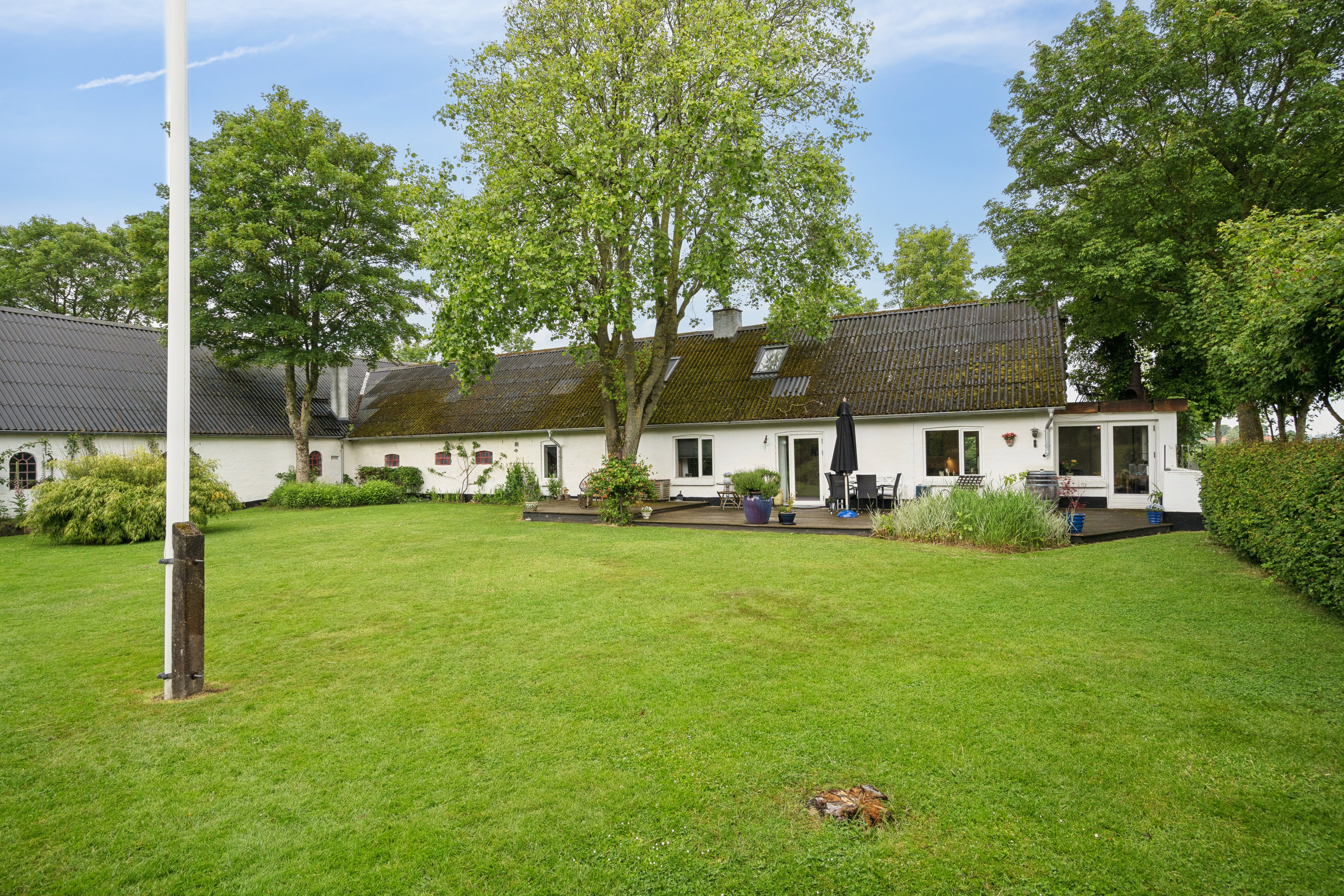 Landejendom: Set fra haven på Solvangsvej 9, Gjurup, 9800 Hjørring