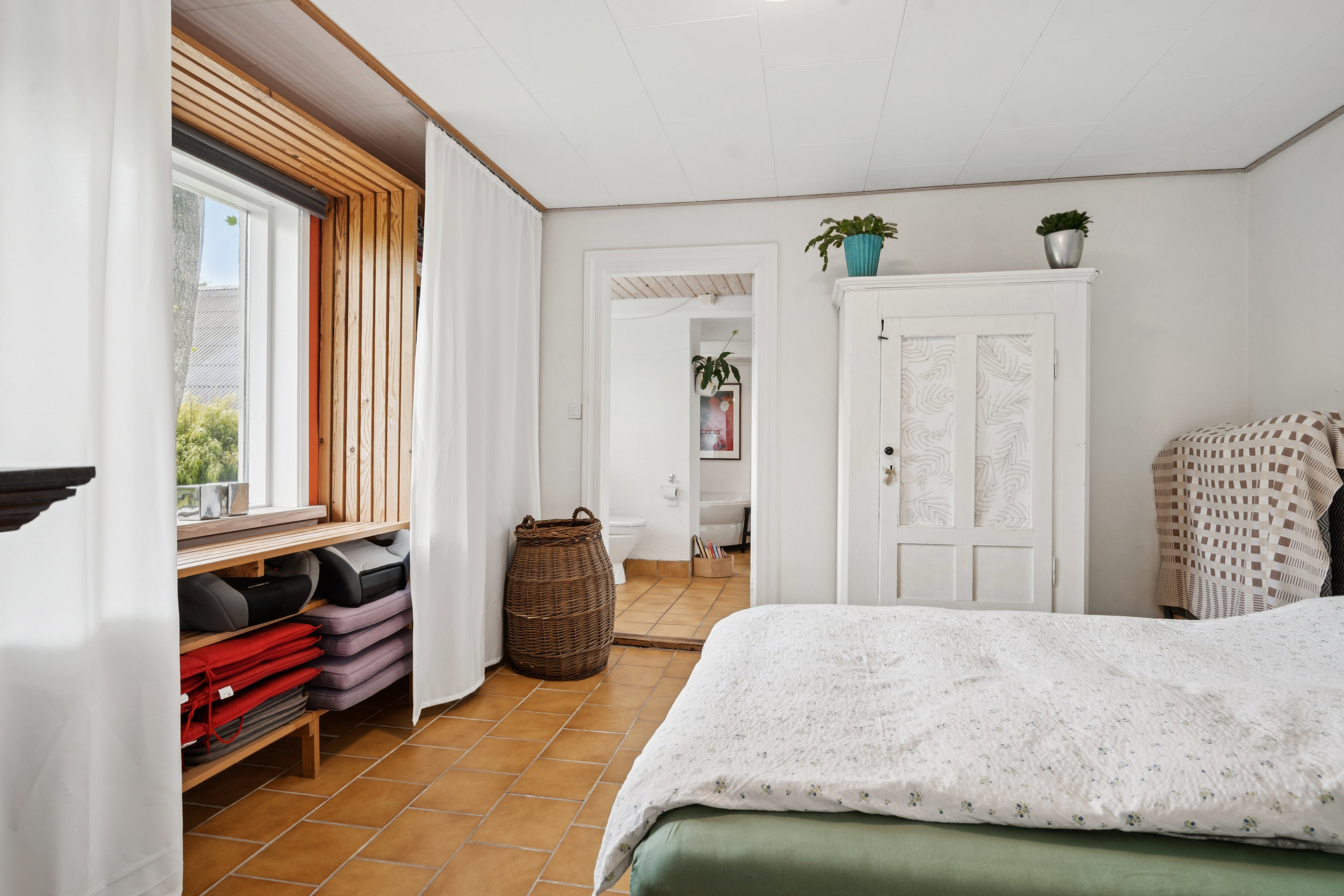 Fremhævet soveværelse billede i fuldskærmstilstand. Billede af Solvangsvej 9, Gjurup, 9800 Hjørring