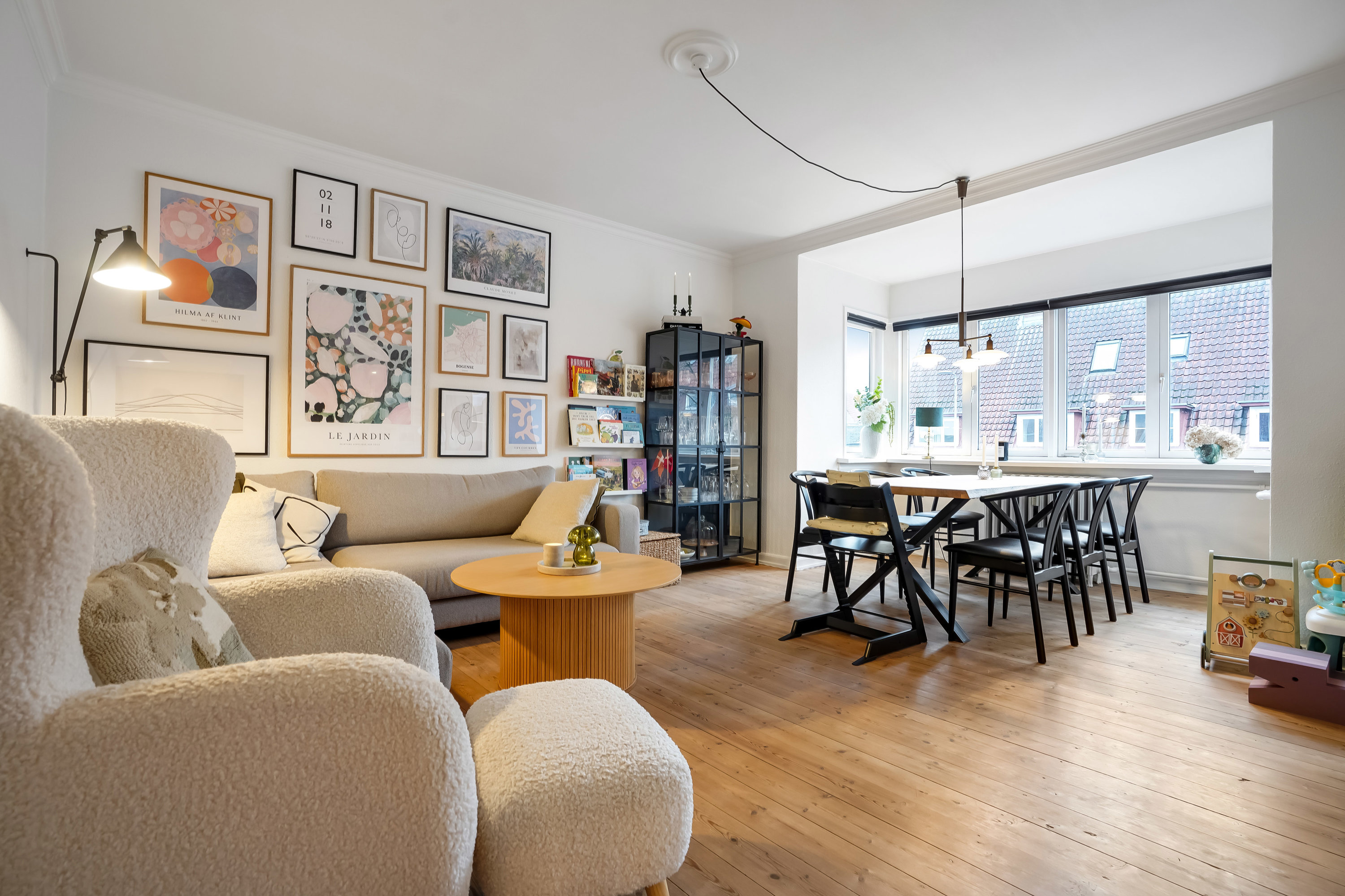 Miniaturebillede 2: stue. Billede af Reventlowsvej 54, 2. th., 5000 Odense C