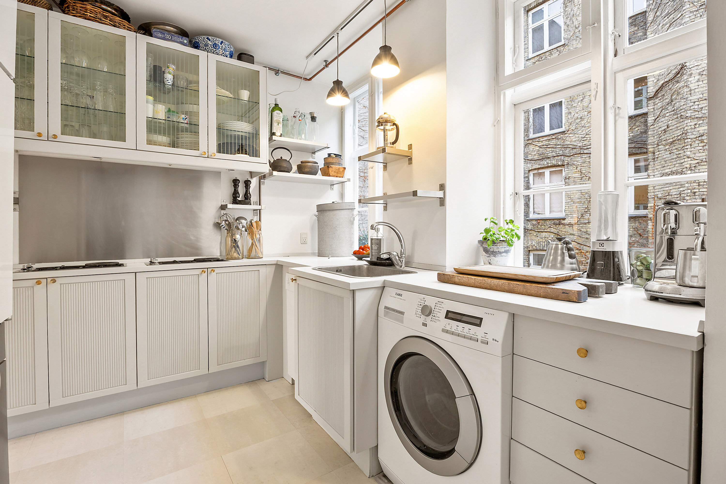 Fremhævet køkken billede i fuldskærmstilstand. Billede af Fredericiagade 36, 2. tv., 1310 København K