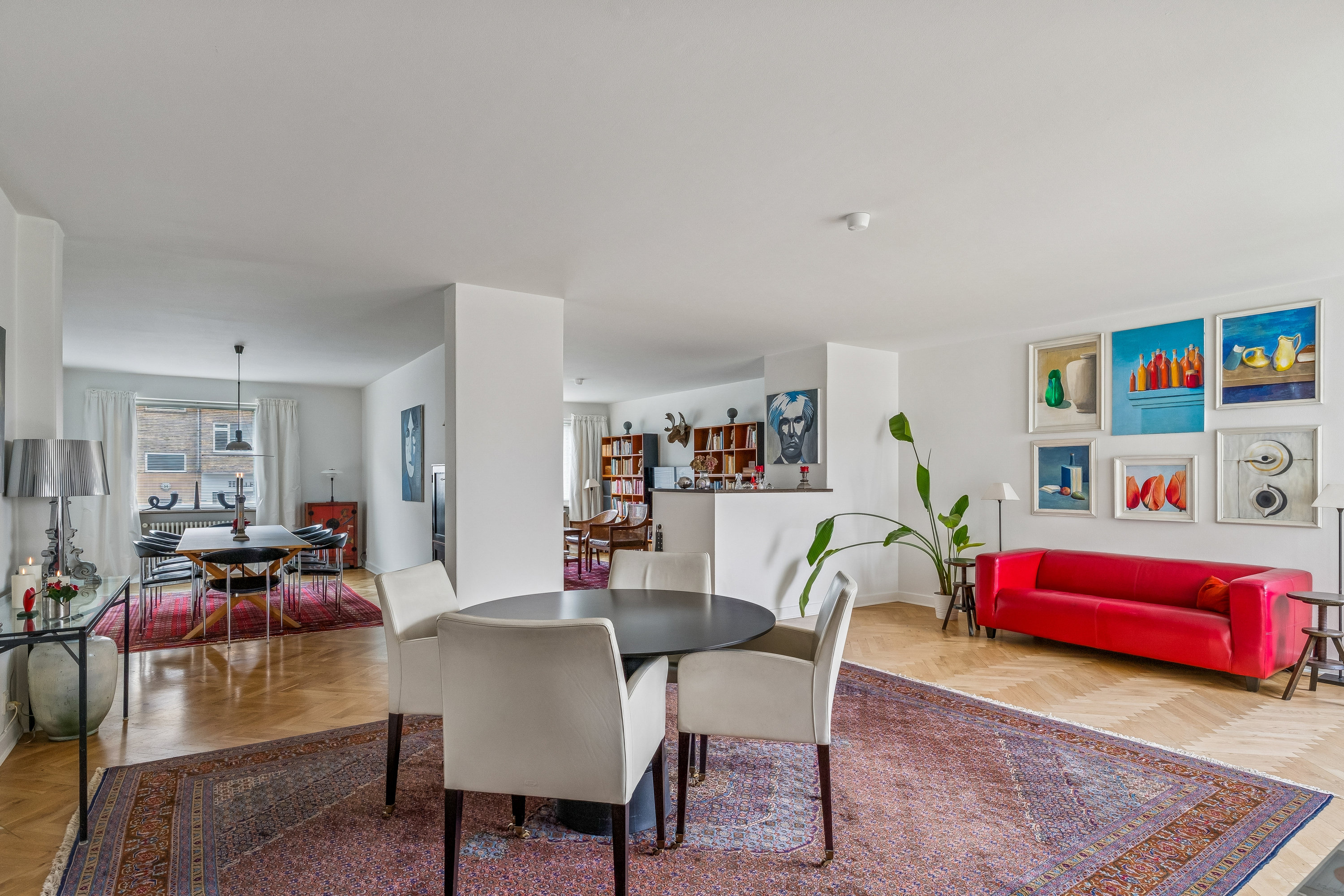 Fremhævet stue billede i fuldskærmstilstand. Billede af Rosbæksvej 1, st.. tv., 2100 København Ø