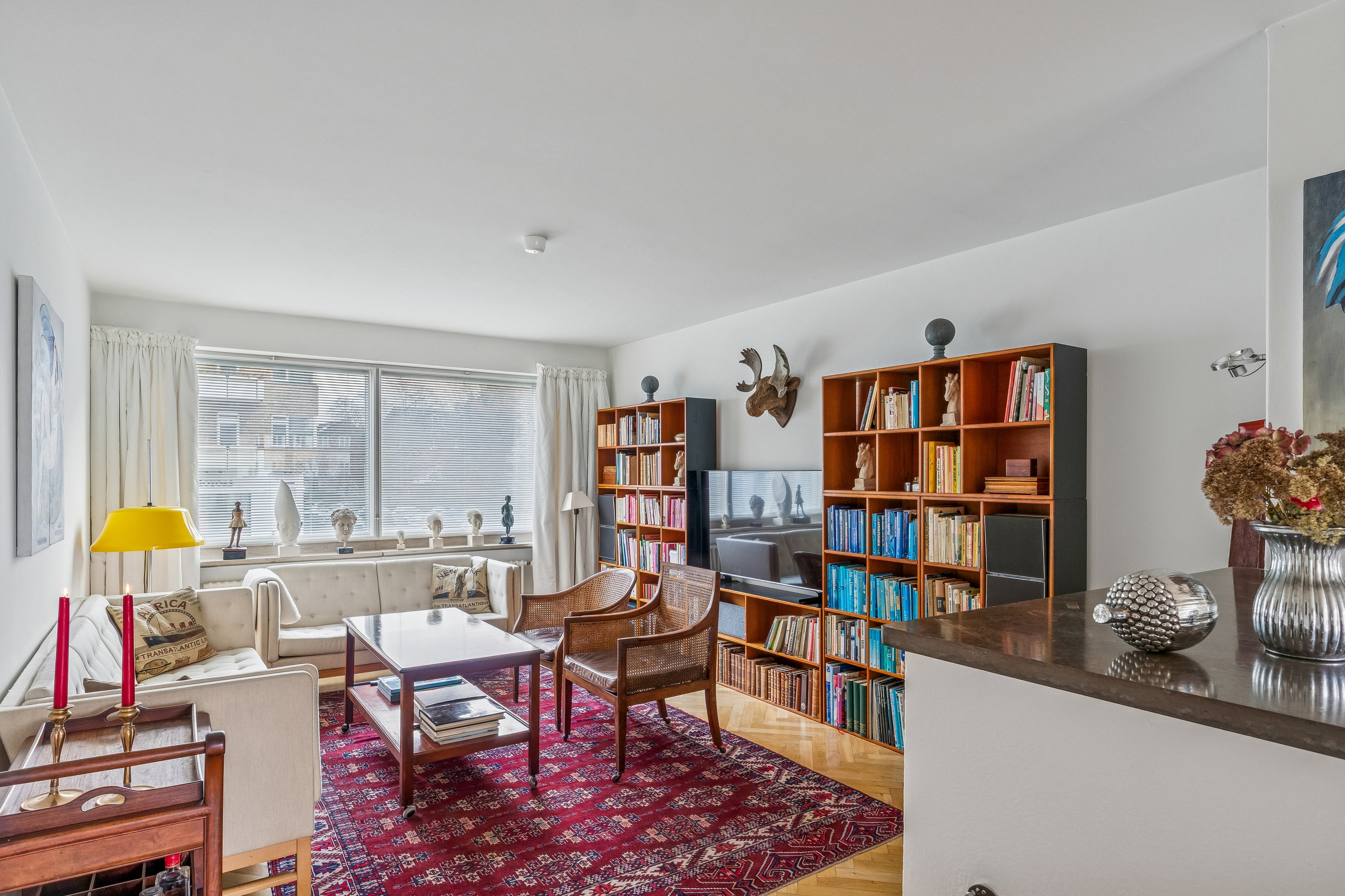 Fremhævet stue billede i fuldskærmstilstand. Billede af Rosbæksvej 1, st.. tv., 2100 København Ø