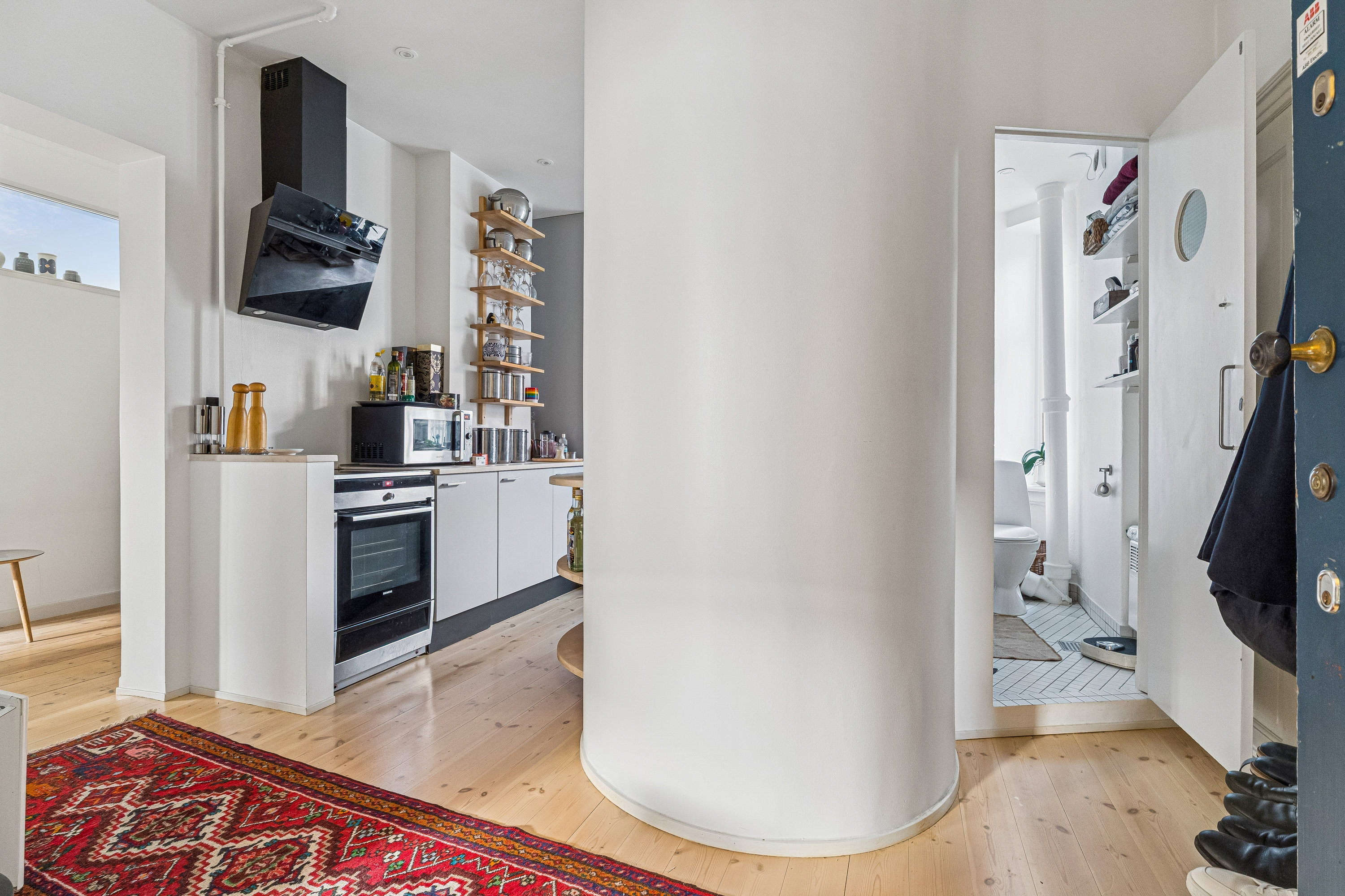 Fremhævet gang billede i fuldskærmstilstand. Billede af Kildevældsgade 74, 2. tv., 2100 København Ø