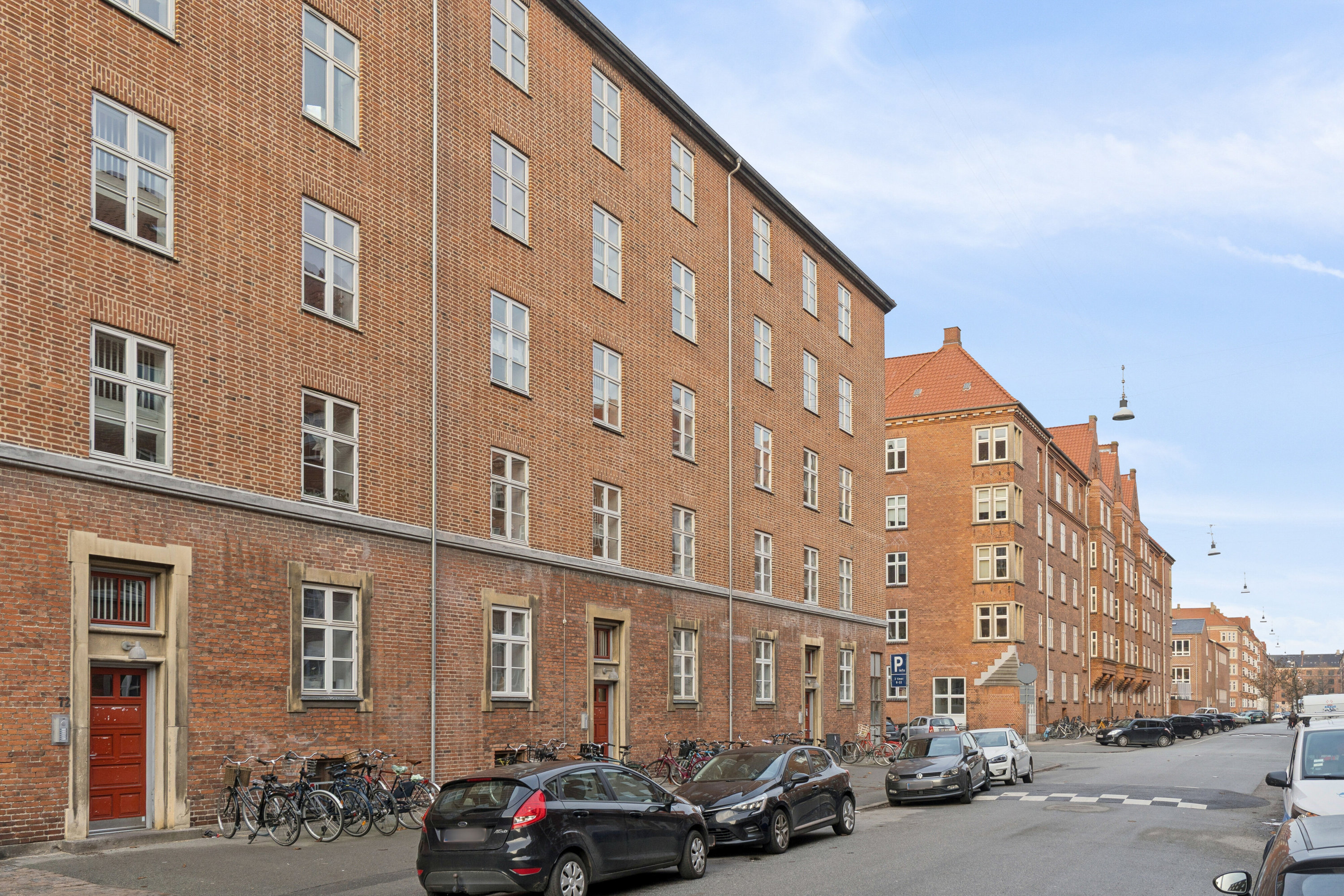 Fremhævet facade billede i fuldskærmstilstand. Billede af Ungarnsgade 70, 3. tv., 2300 København S