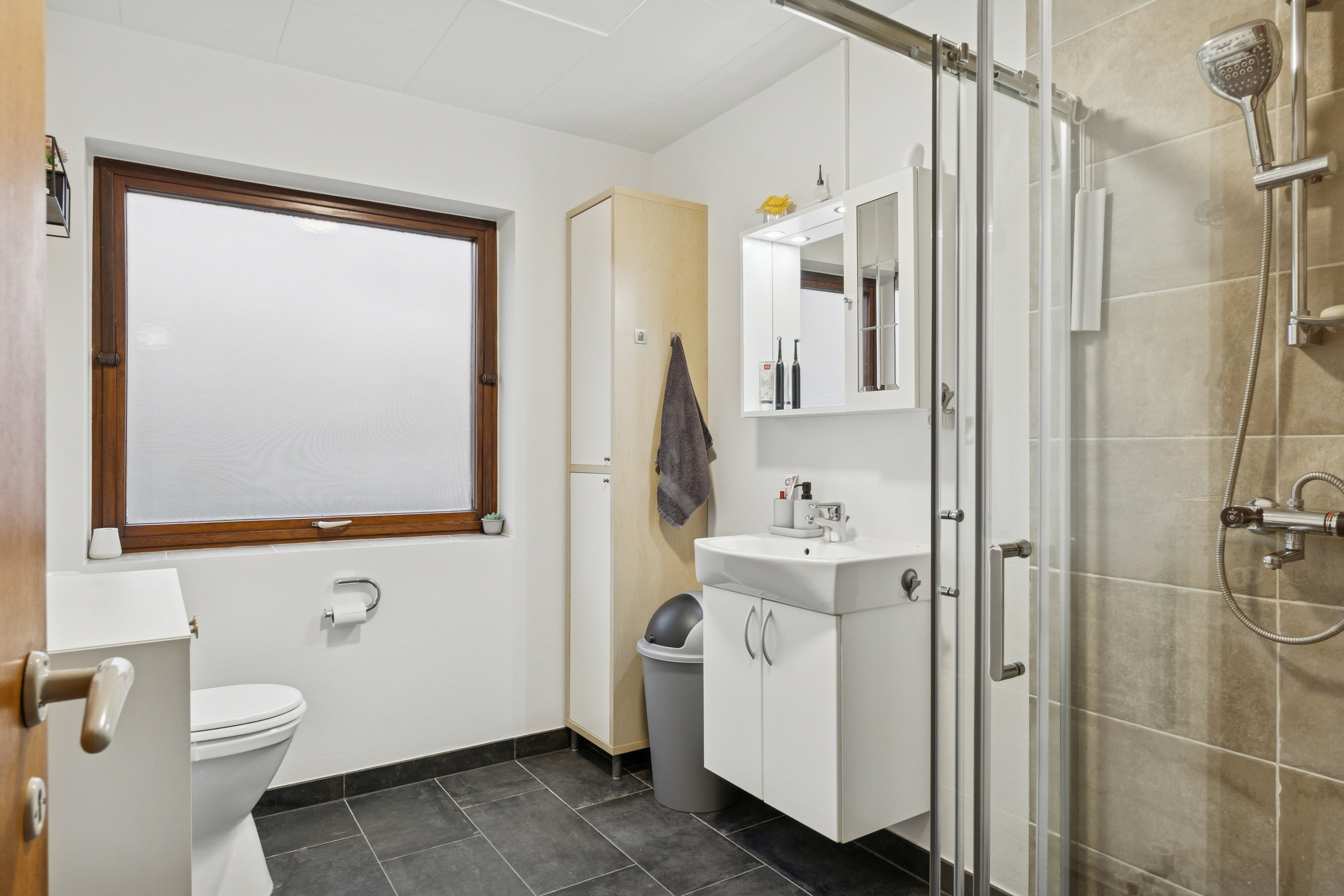 Fremhævet badeværelse billede i fuldskærmstilstand. Billede af Skolegade 5, Hvidbjerg, 7790 Thyholm