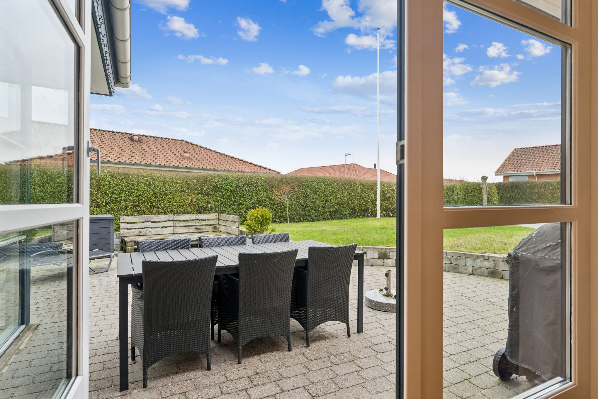 Fremhævet terrasse billede i fuldskærmstilstand. Billede af Pinjelunden 15, 8960 Randers SØ