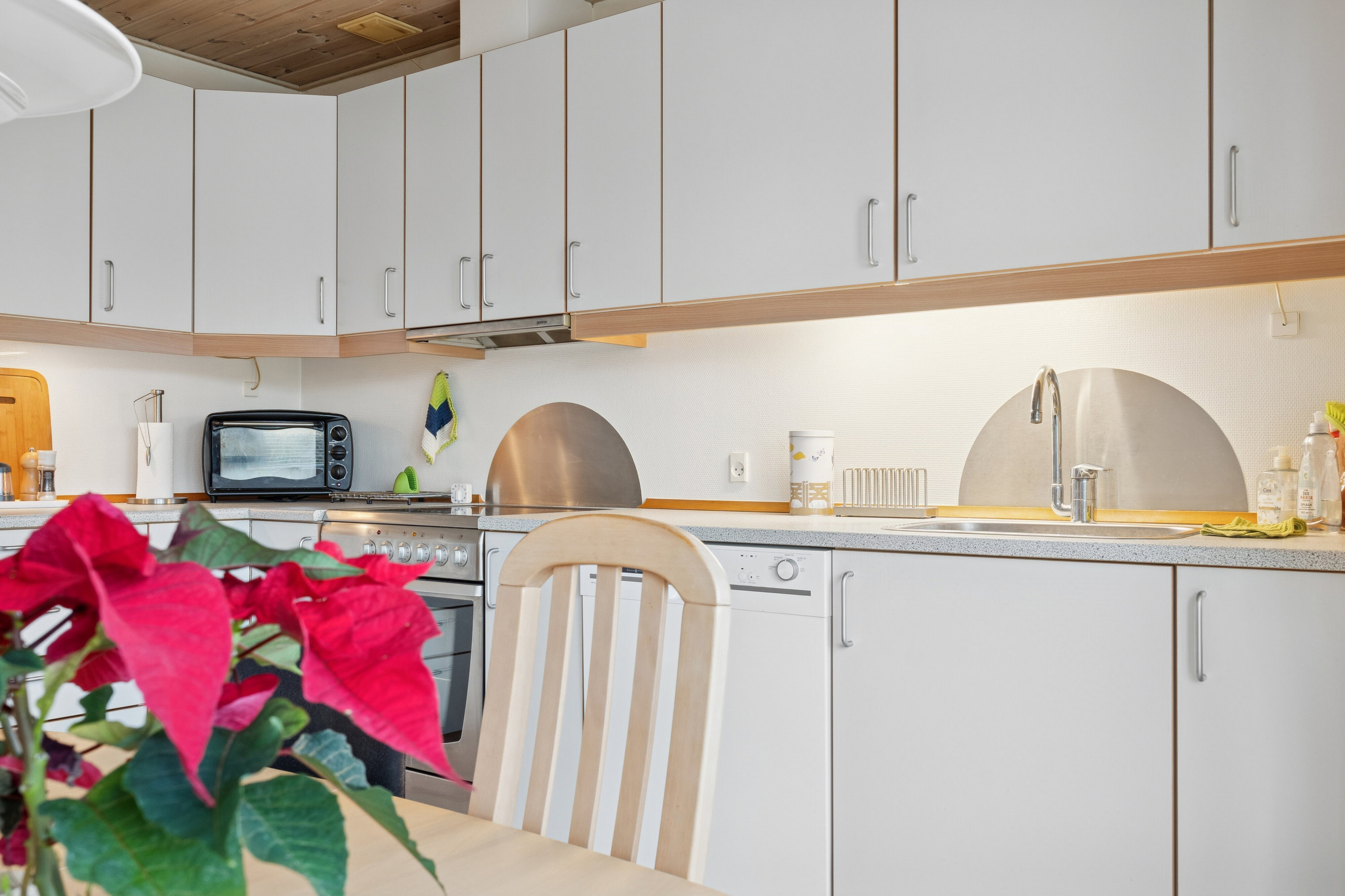 Fremhævet køkken billede i fuldskærmstilstand. Billede af Skæppevej 9, 4760 Vordingborg