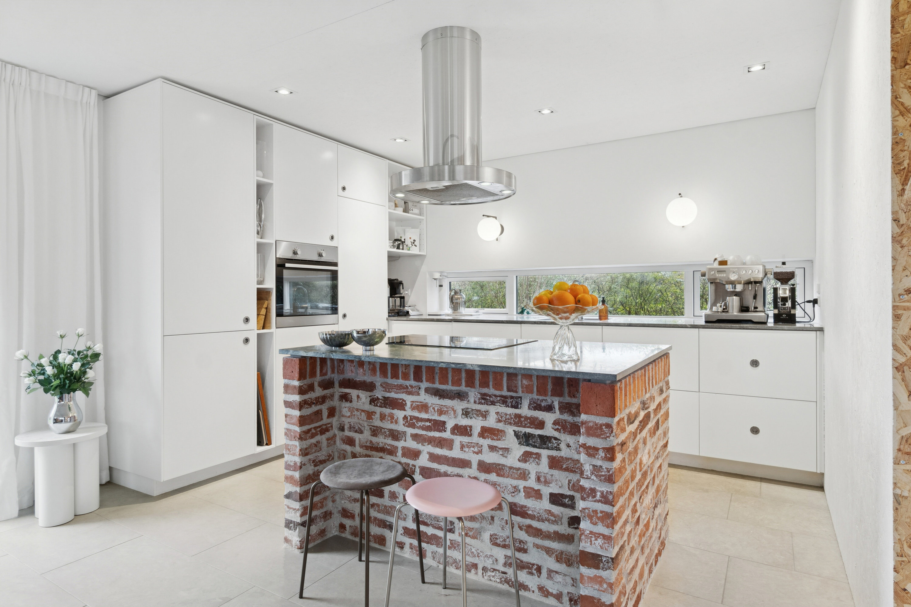 Fremhævet køkken billede i fuldskærmstilstand. Billede af Eghovedvej 57, 8340 Malling