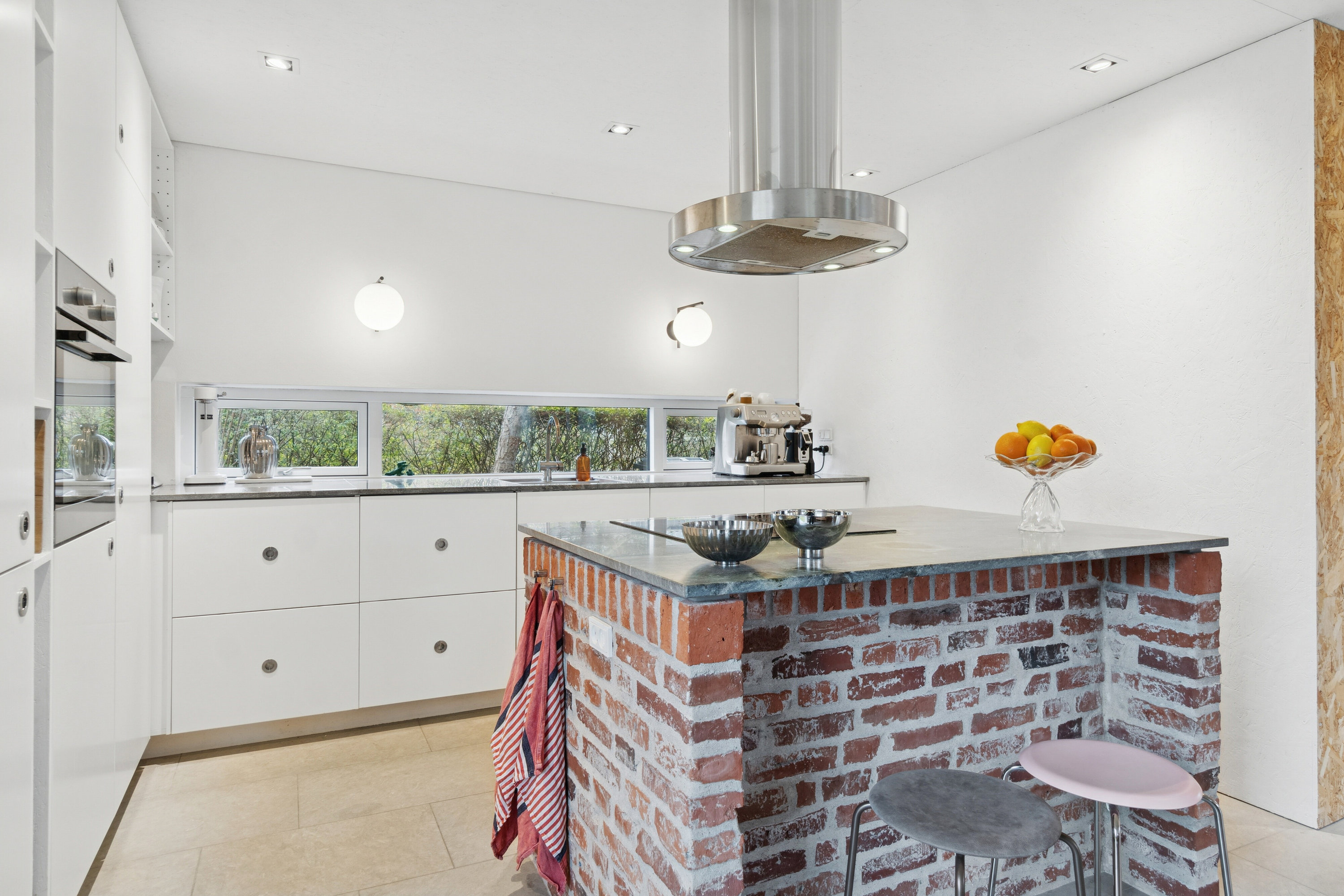 Fremhævet køkken billede i fuldskærmstilstand. Billede af Eghovedvej 57, 8340 Malling