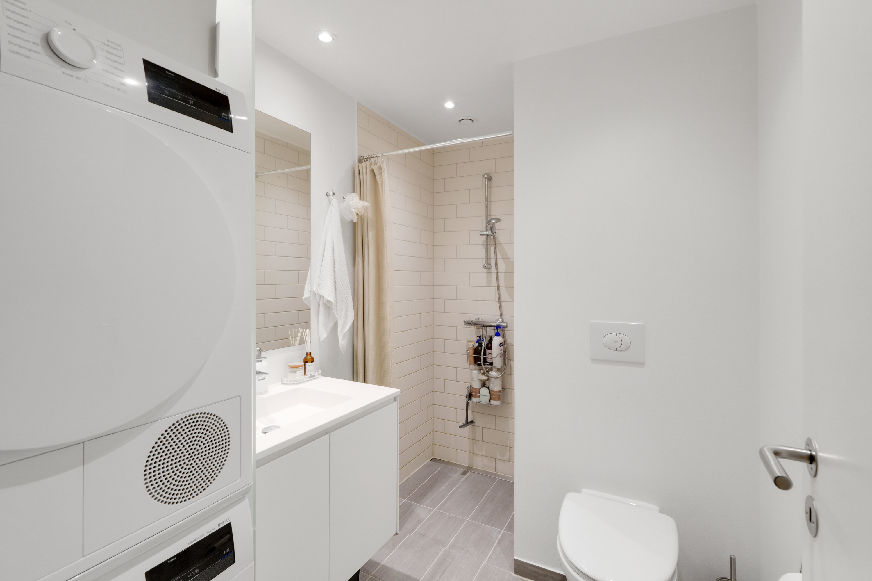 Fremhævet andet billede i fuldskærmstilstand. Billede af Else Alfelts Vej 12, 2. 2., 2300 København S