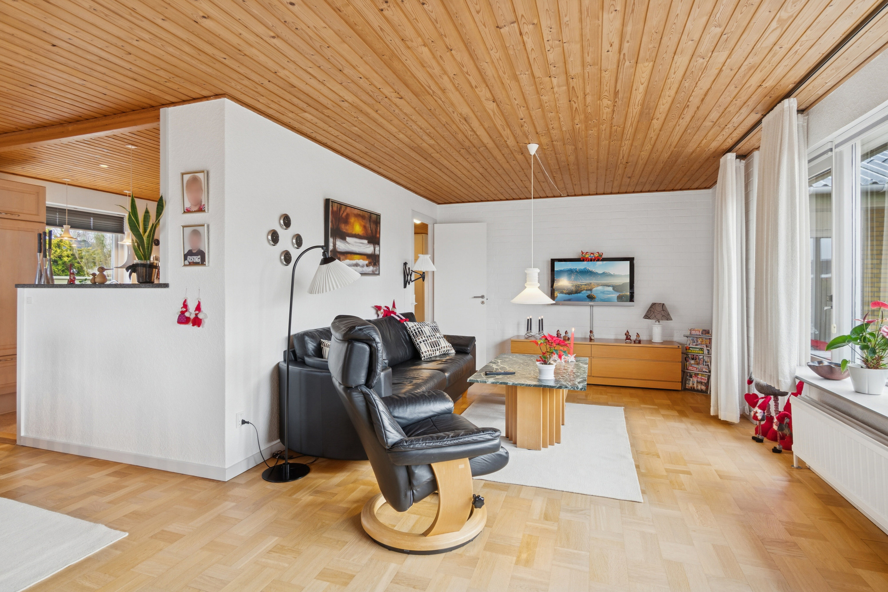 Fremhævet stue billede i fuldskærmstilstand. Billede af Agervej 3, 4400 Kalundborg