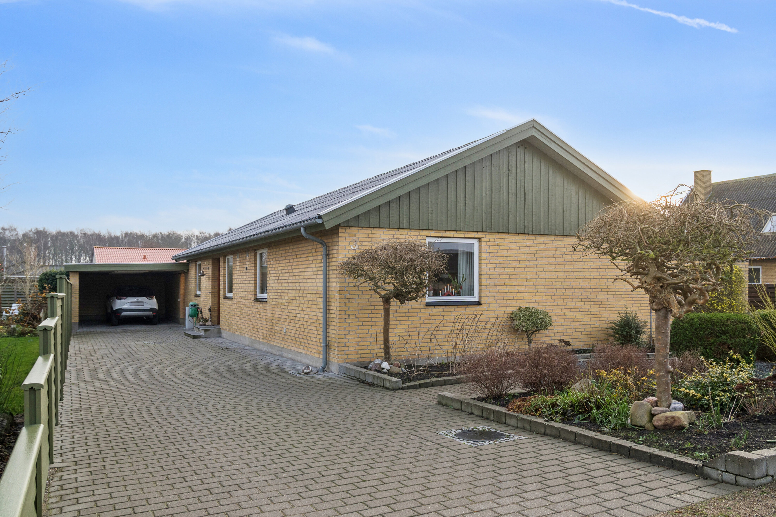 Villa: Set fra vejen på Agervej 3, 4400 Kalundborg