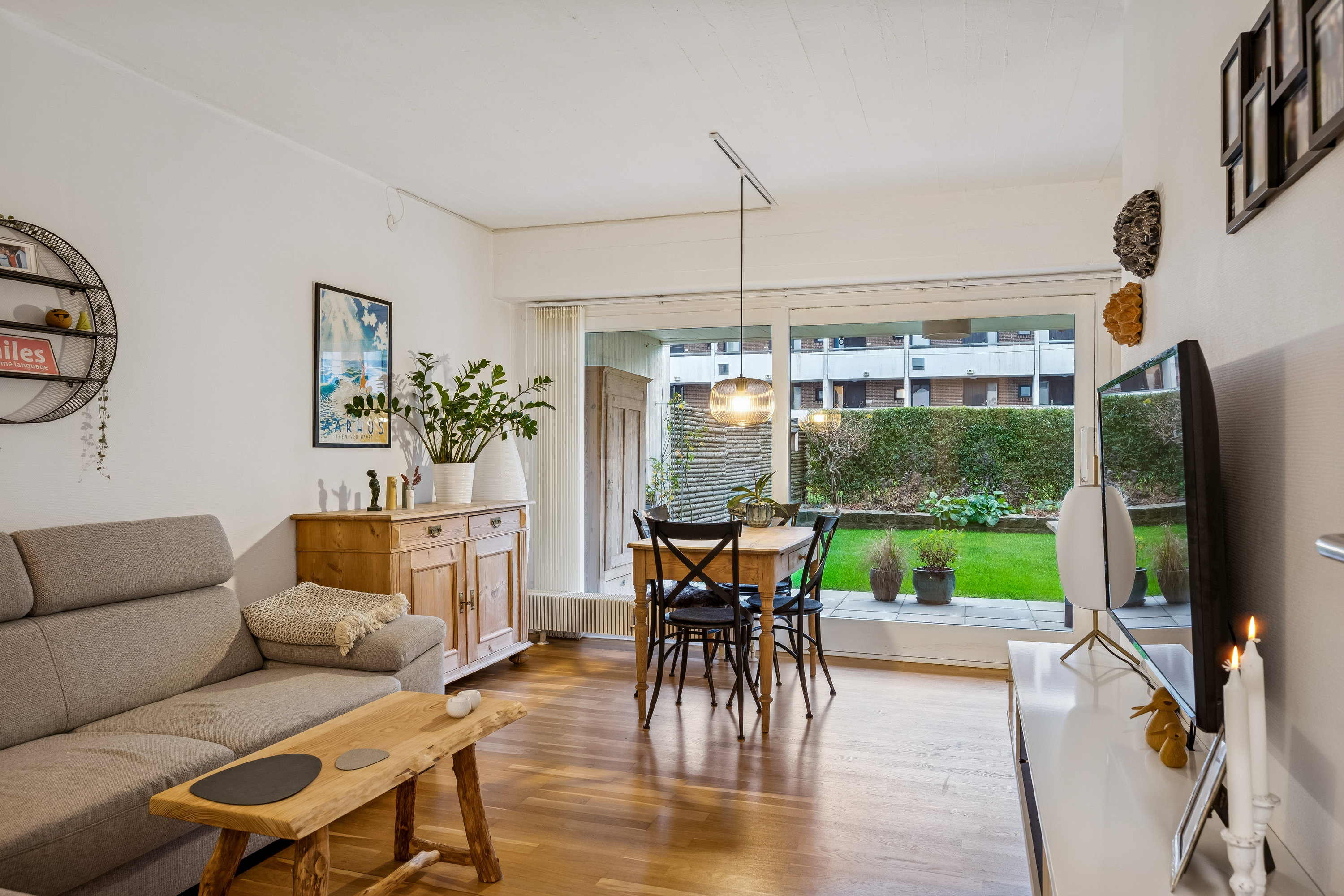 Fremhævet stue billede i fuldskærmstilstand. Billede af Kantorvænget 10, st.. 282., 8240 Risskov