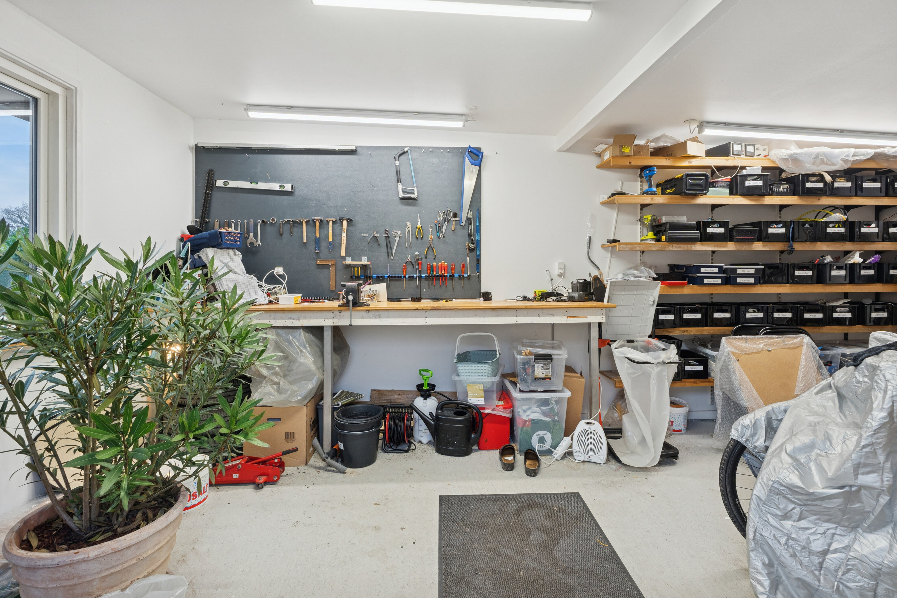 Fremhævet værksted billede i fuldskærmstilstand. Billede af Vintervej 7, 4654 Faxe Ladeplads