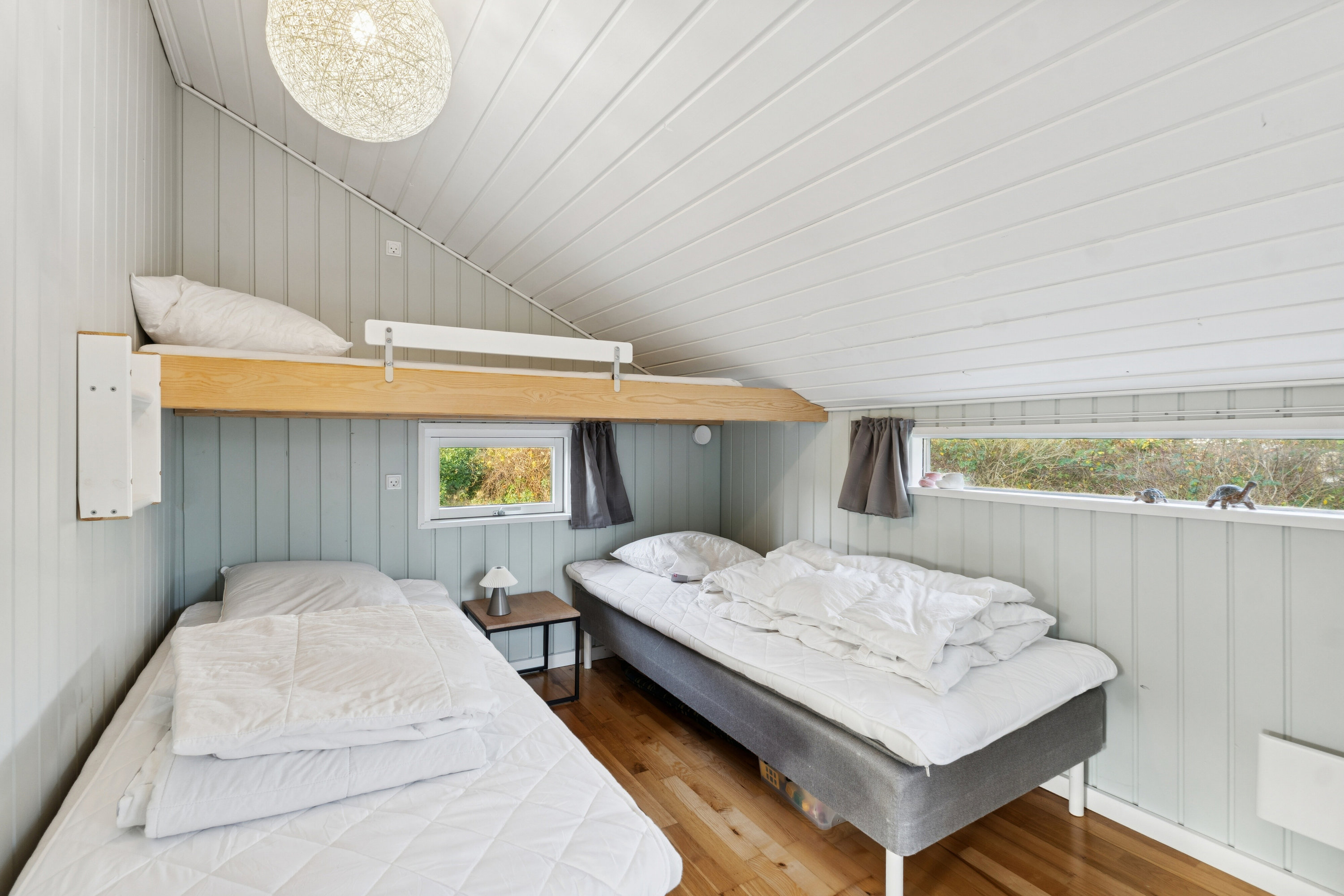 Fremhævet soveværelse billede i fuldskærmstilstand. Billede af Vildrosevej 4, Vesteregnen, 5932 Humble