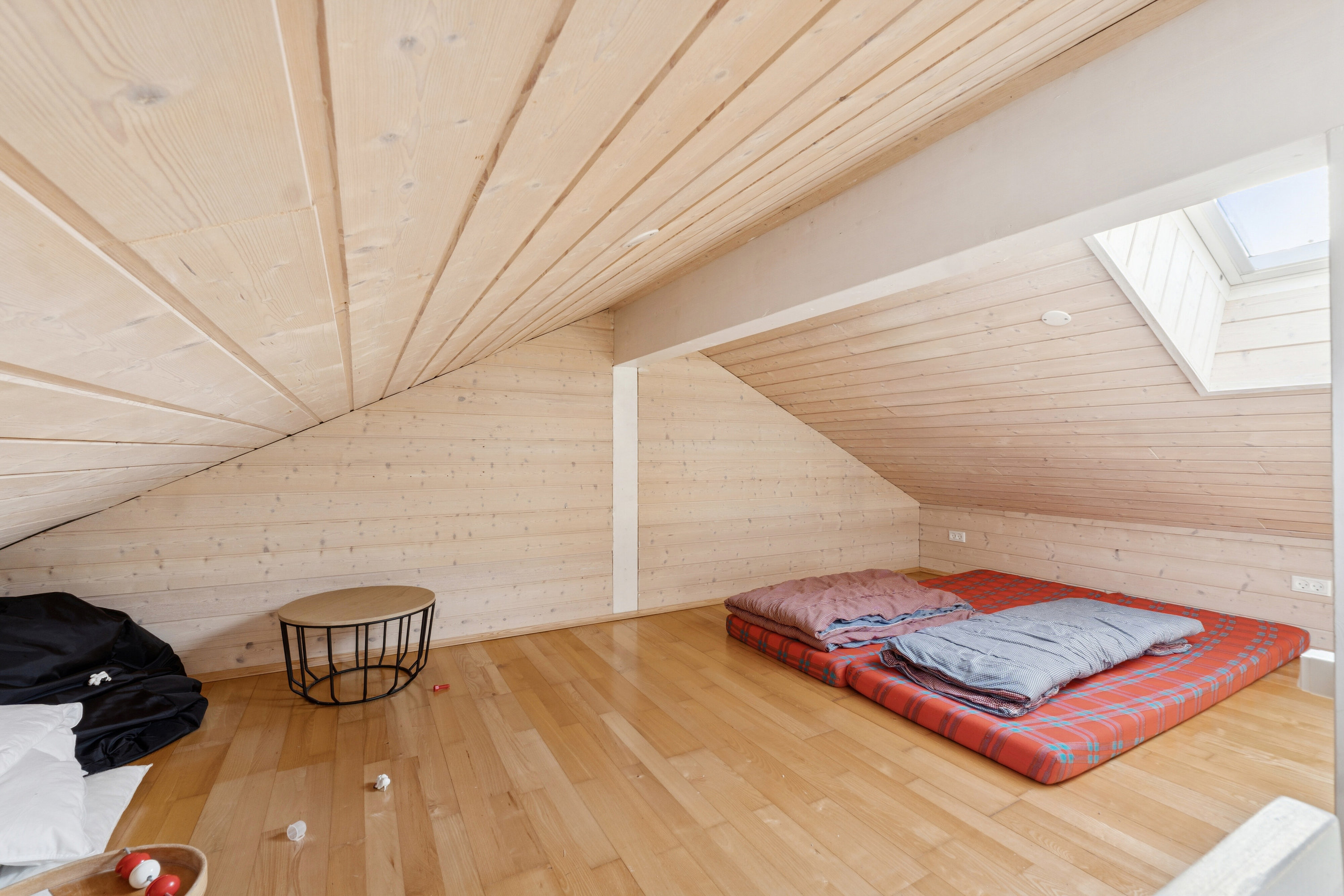 Fremhævet soveværelse billede i fuldskærmstilstand. Billede af Vildrosevej 4, Vesteregnen, 5932 Humble