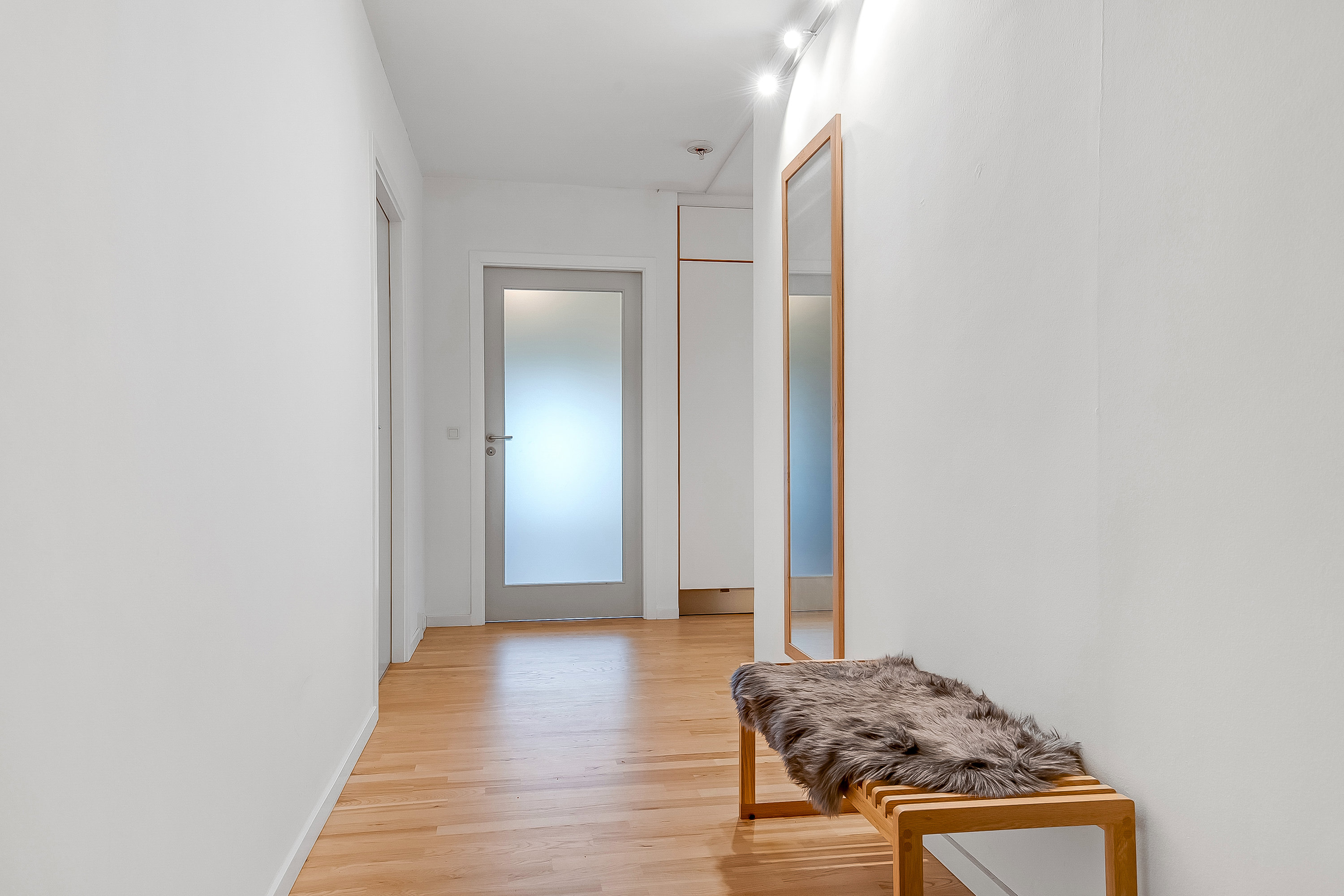 Fremhævet entré billede i fuldskærmstilstand. Billede af Tvedvej 71, 1. mf., 6000 Kolding