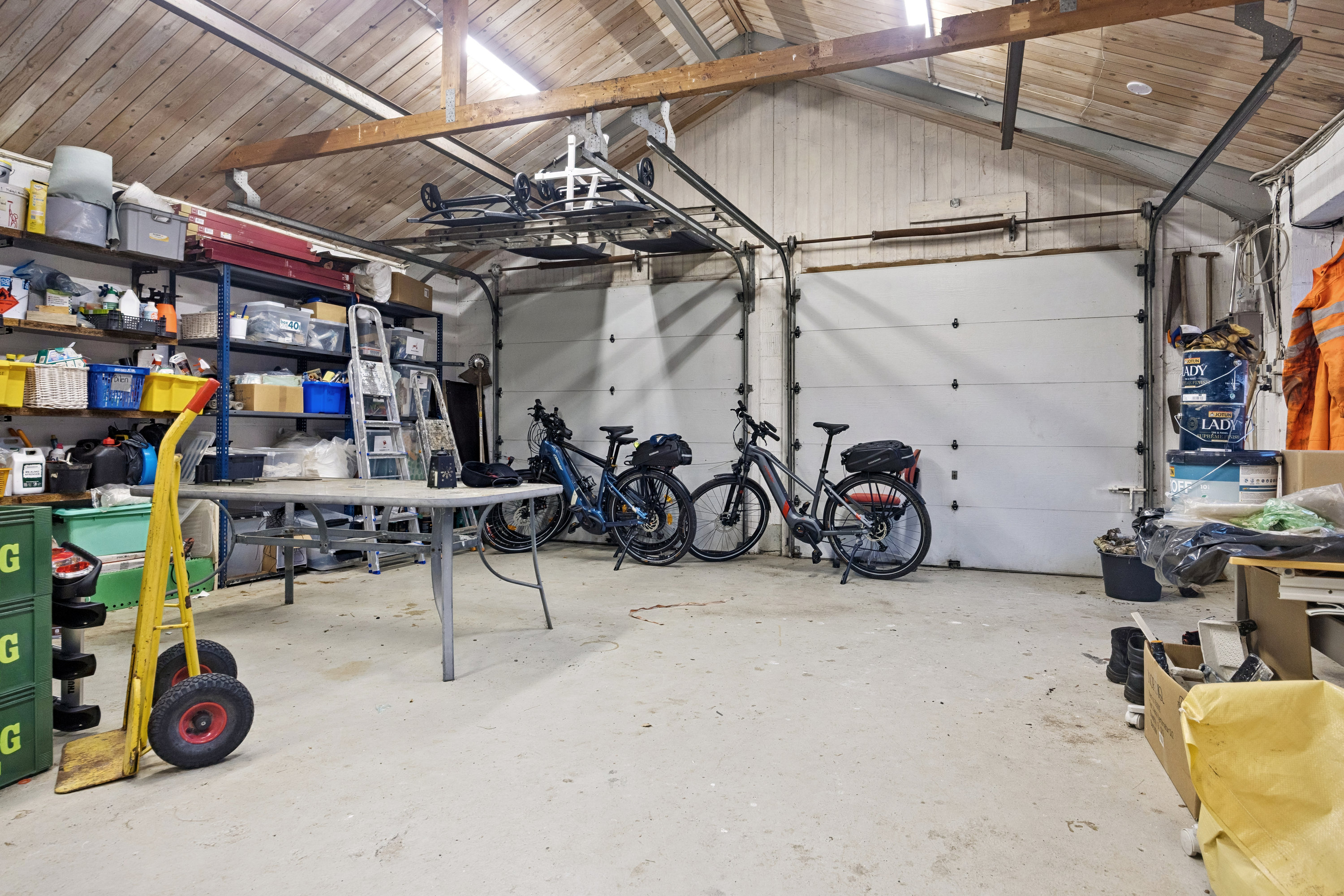 Fremhævet garage billede i fuldskærmstilstand. Billede af Hou Engvej 100, Melholt, 9340 Asaa