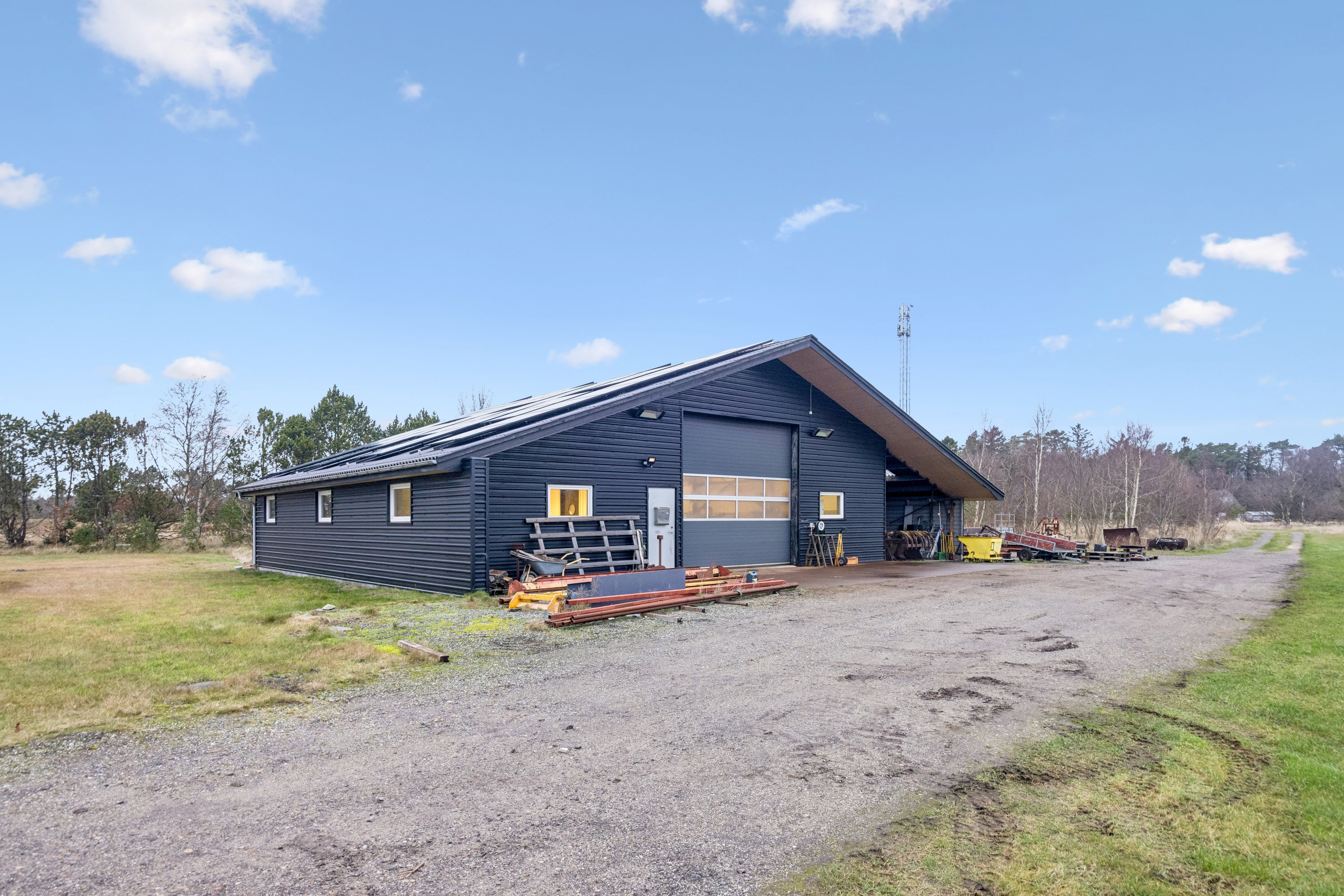 Fremhævet andet billede i fuldskærmstilstand. Billede af Hou Engvej 100, Melholt, 9340 Asaa