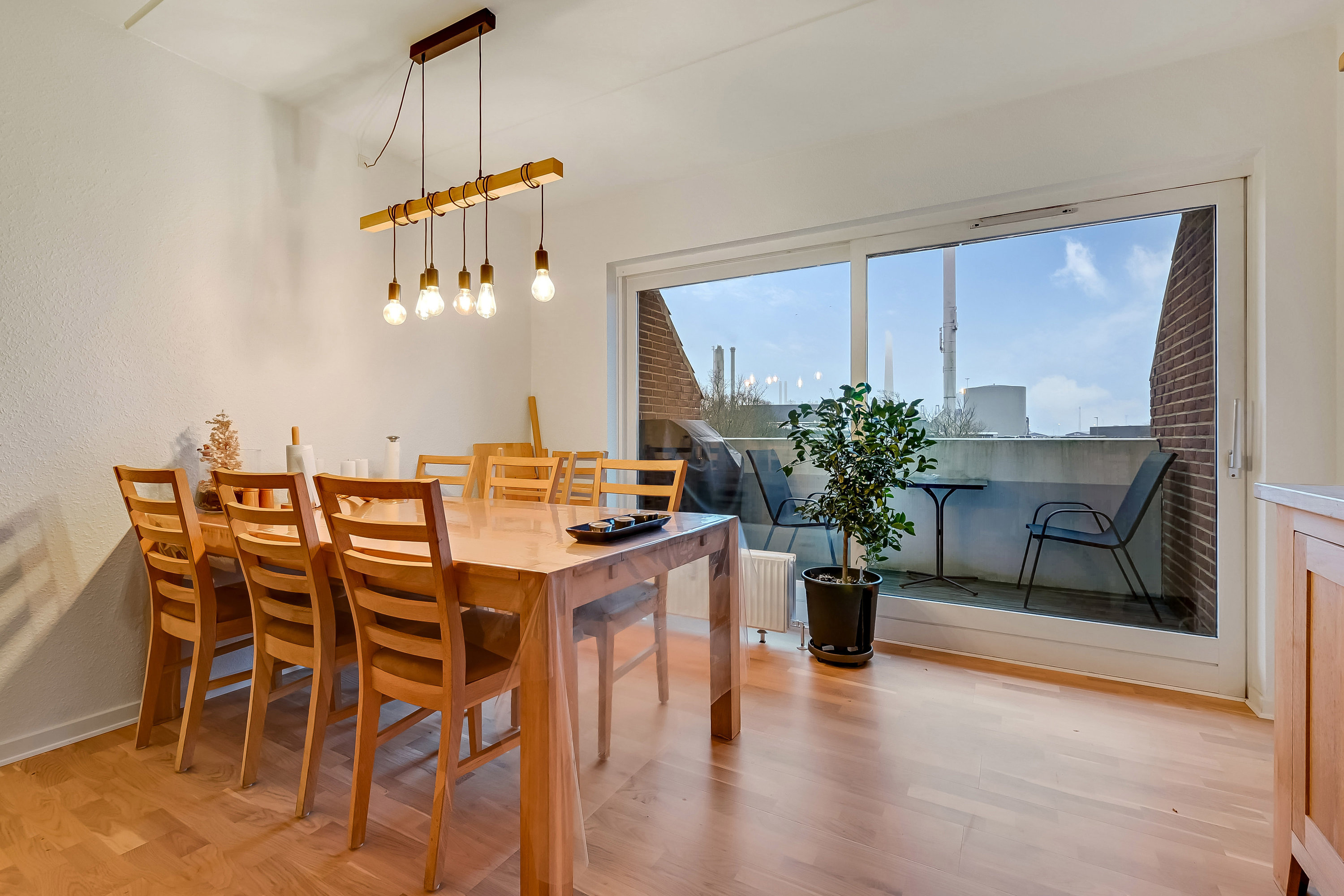 Fremhævet stue billede i fuldskærmstilstand. Billede af Fynsgade 15, 1. th., 6700 Esbjerg