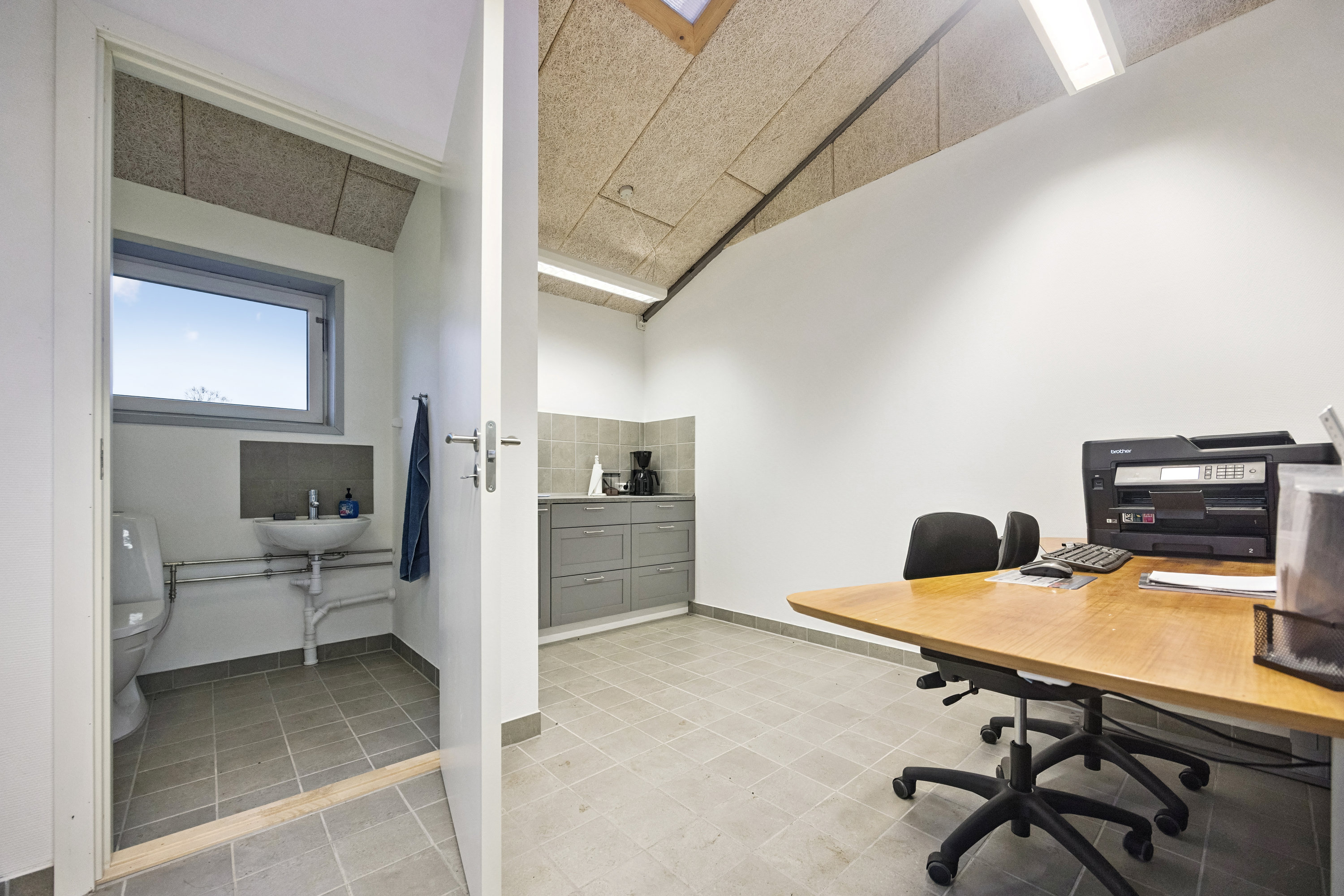 Fremhævet værelse billede i fuldskærmstilstand. Billede af Hou Engvej 100, Melholt, 9340 Asaa